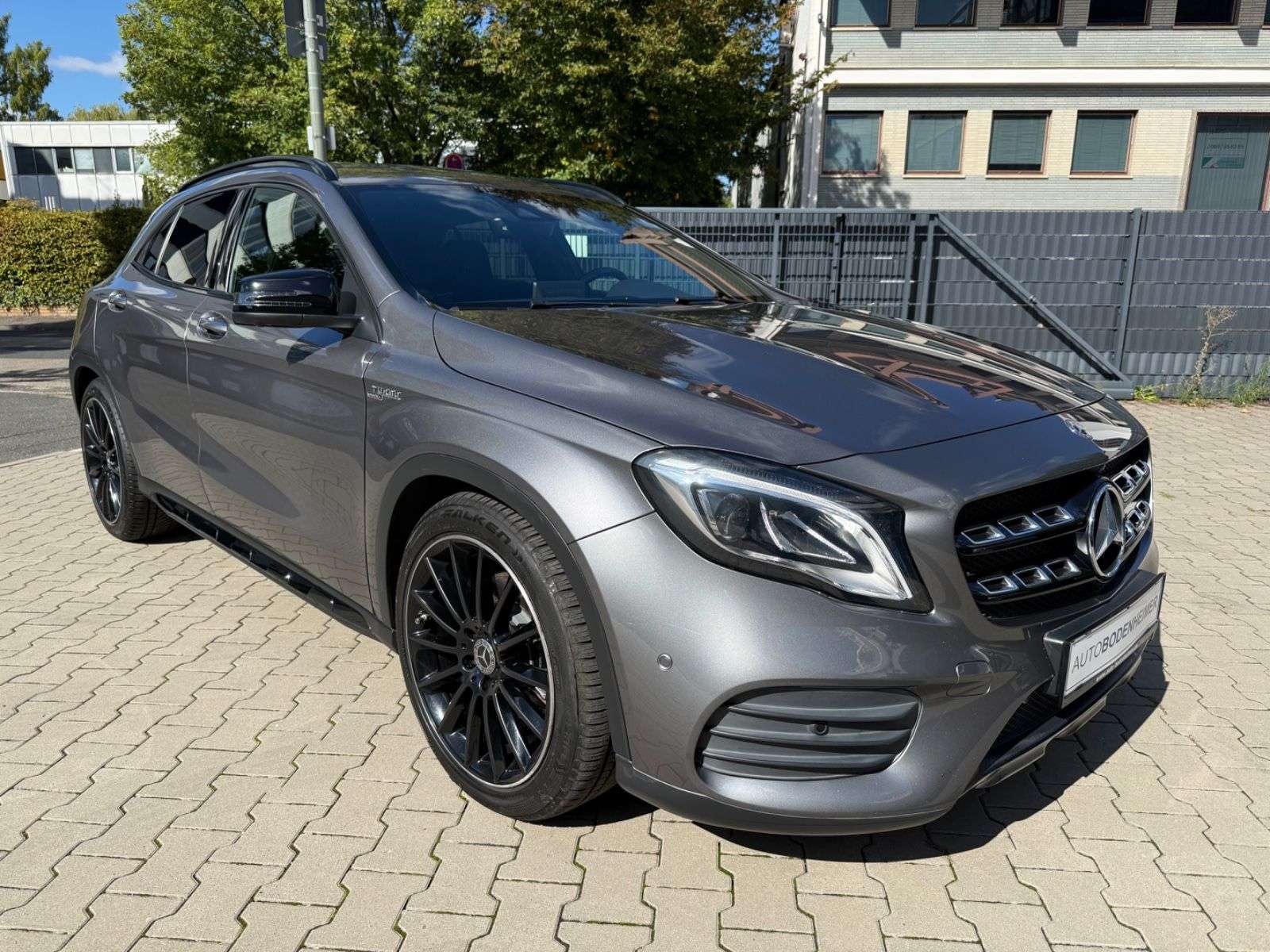 Mercedes-Benz GLA 220