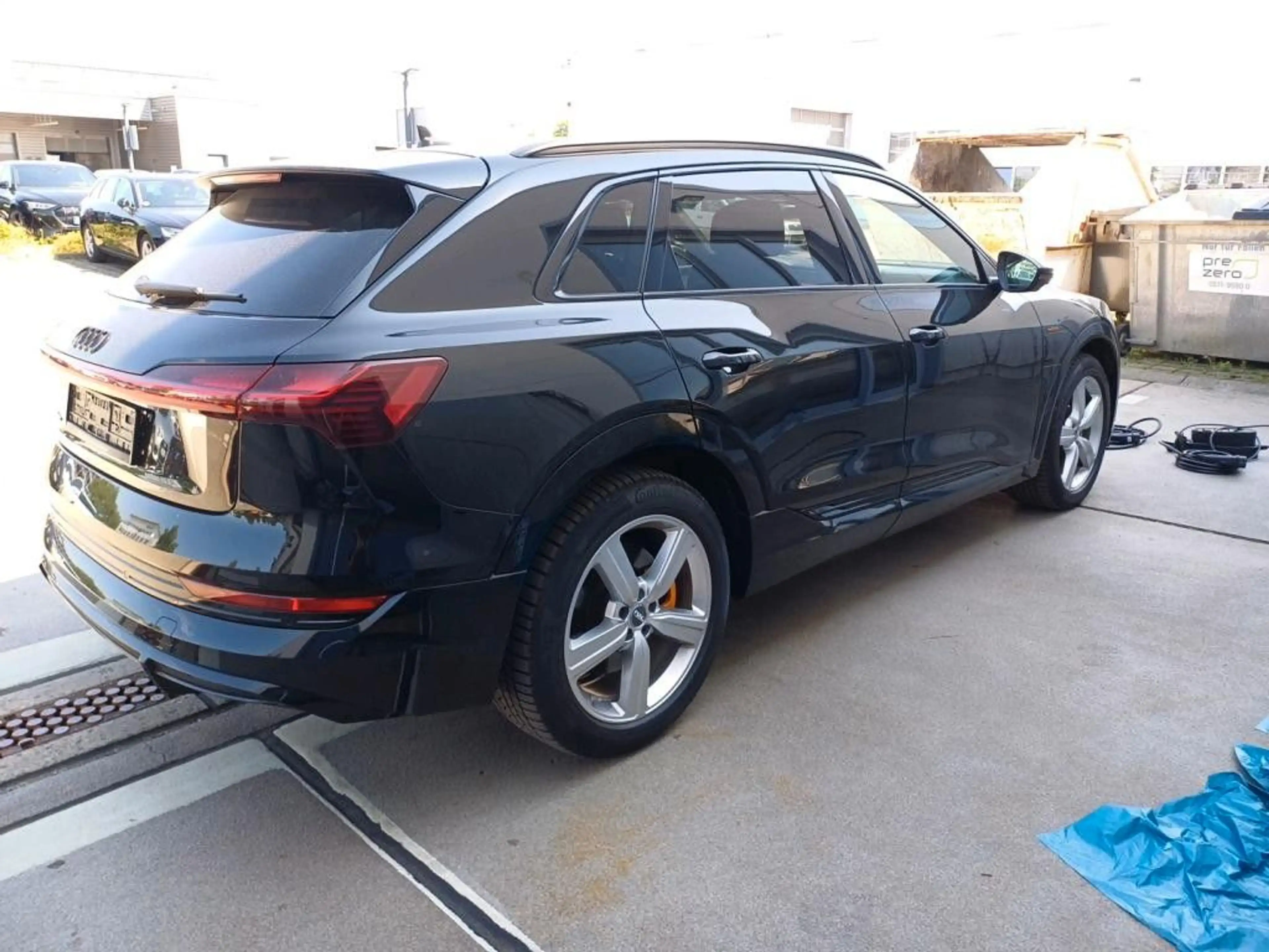 Audi e-tron E-tron 55 Quattro S-Line*MASSAGE*HuD*BLACK* — photo 4