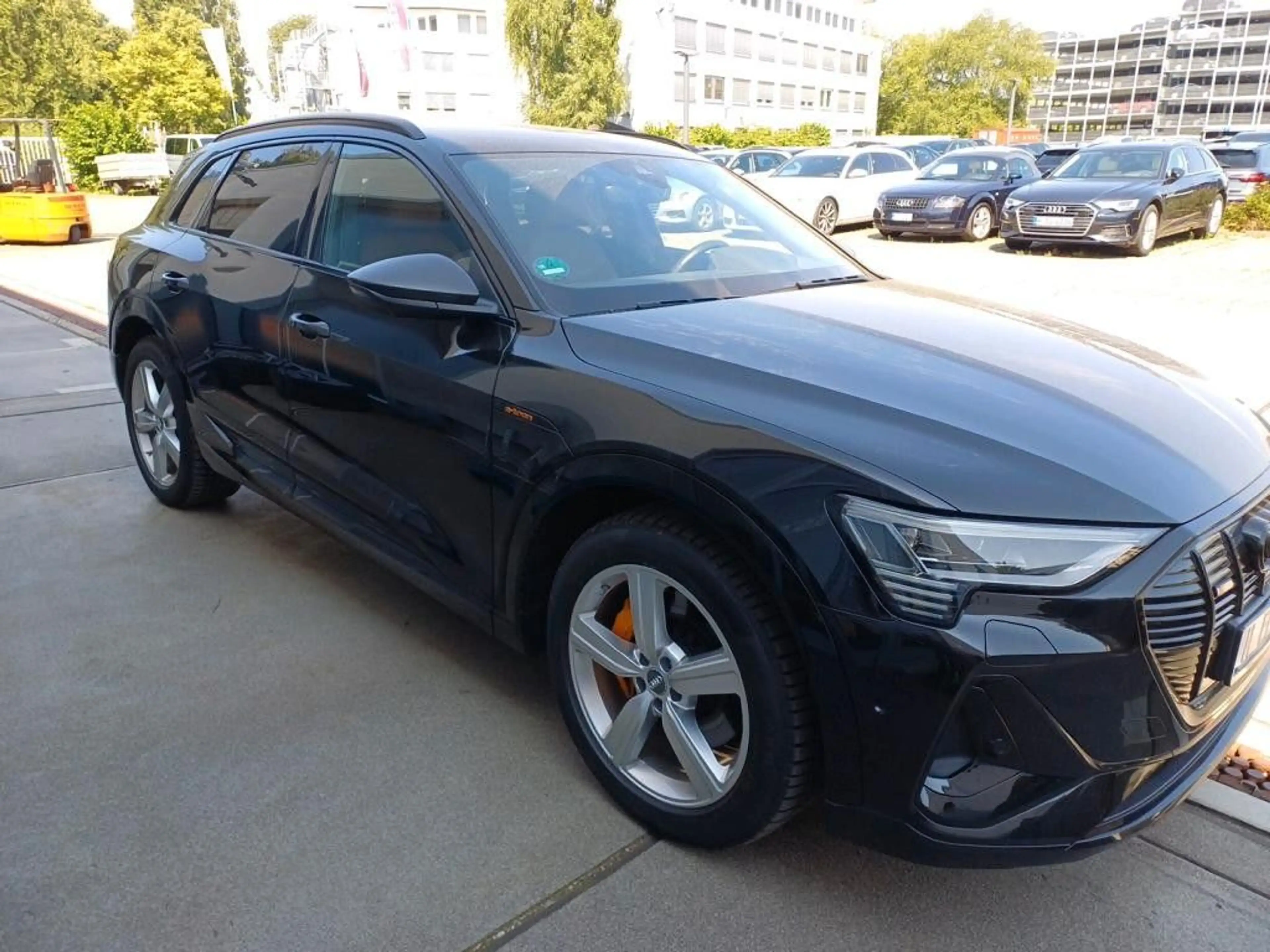Audi e-tron E-tron 55 Quattro S-Line*MASSAGE*HuD*BLACK* — photo 2