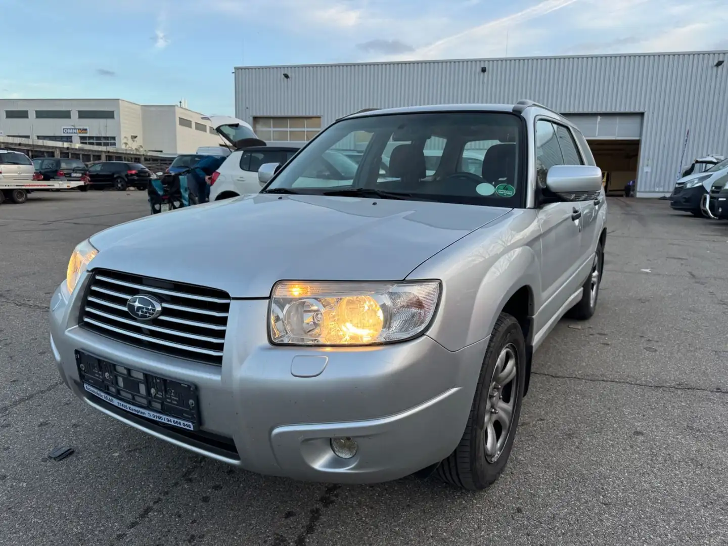 Subaru Forester 2.0 X Active 4X4 TÜVneu 1hand Automatik Argent - 1