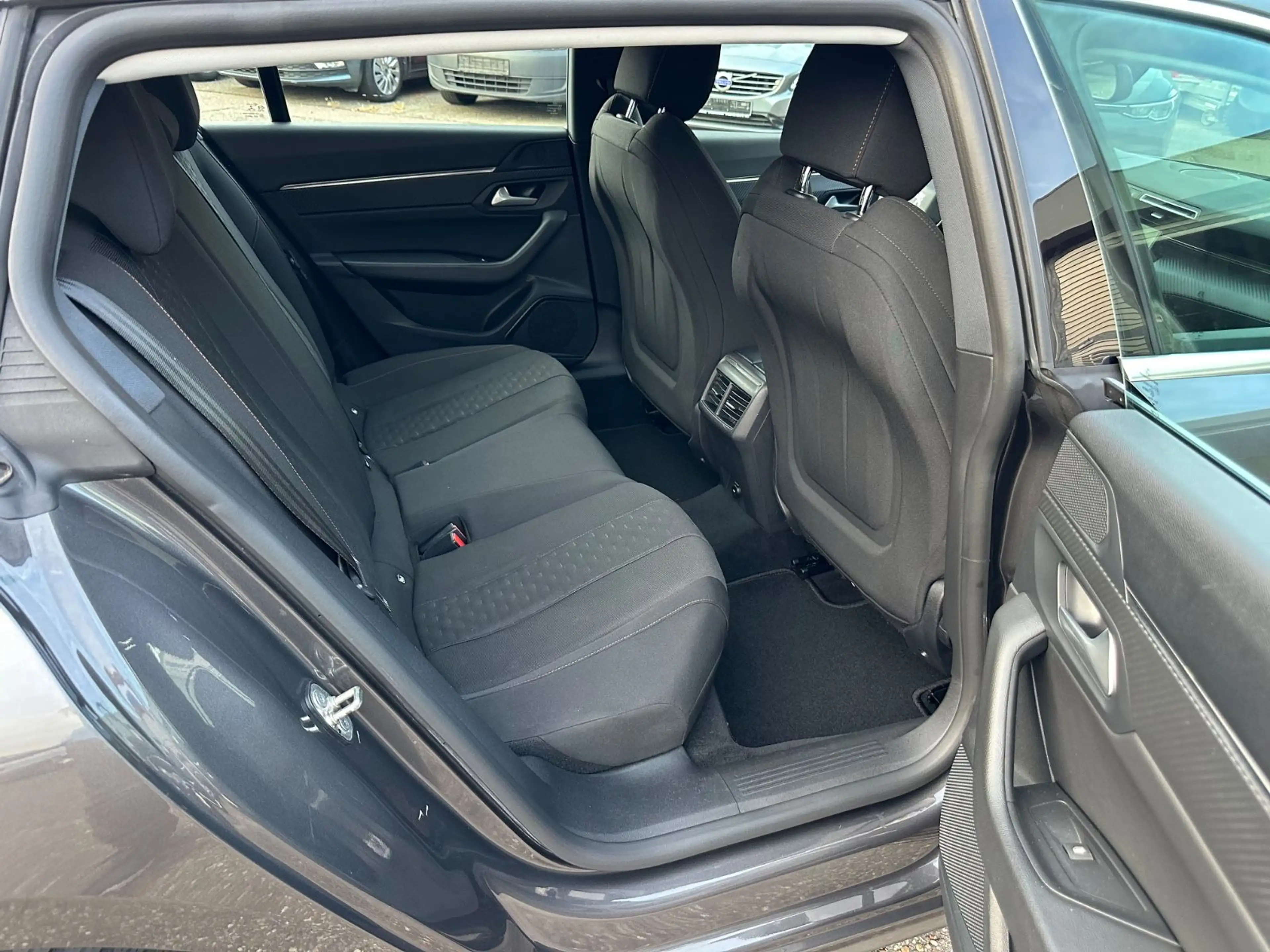 Peugeot 508 1.5 HDi SW Active VIRTUAL DAB NAVI ALU PTC** — photo 12