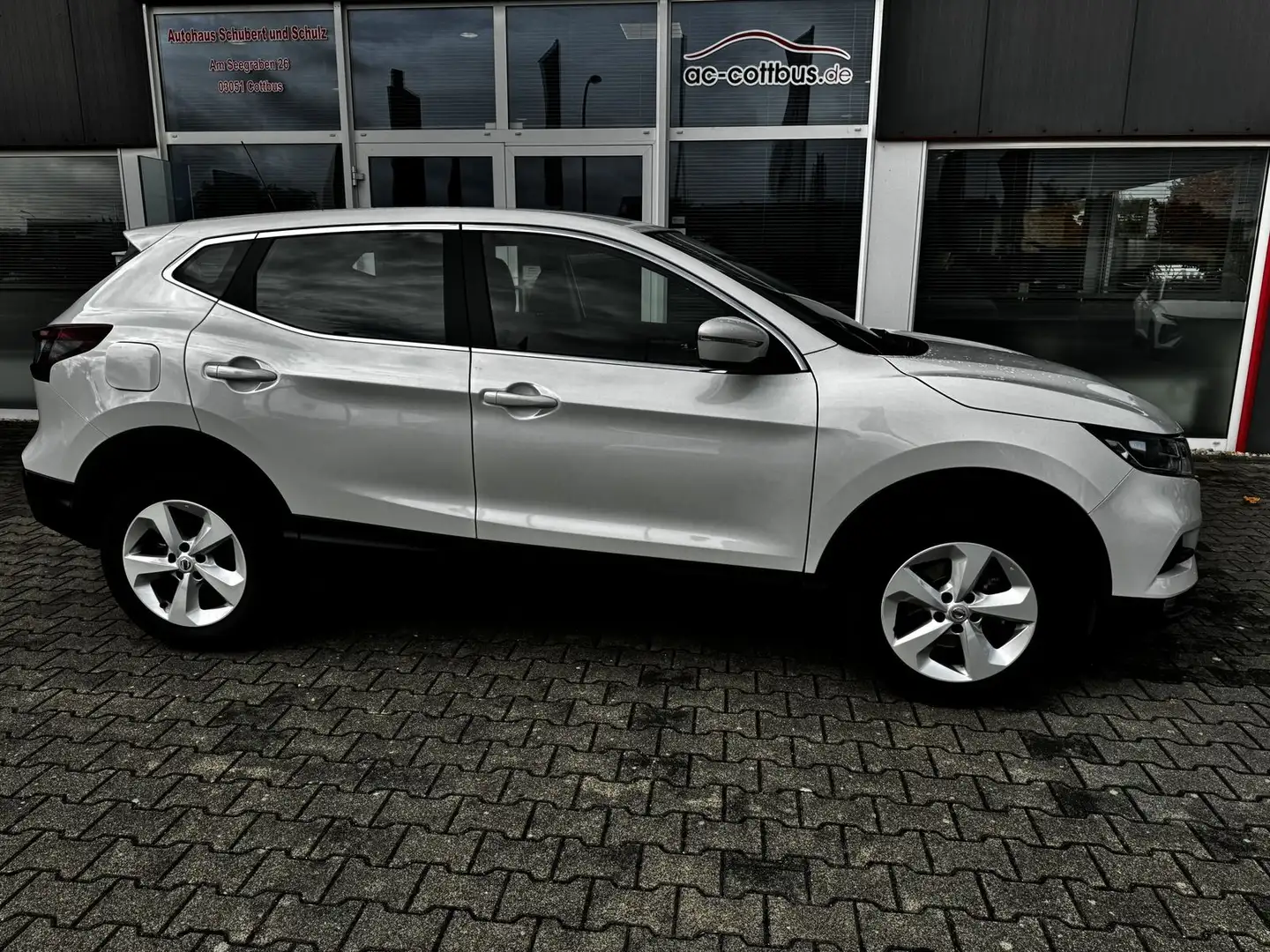 Nissan Qashqai 1.3 DIGAcenta Kam Shzg Temp Alu 2.Hand Blanco - 2