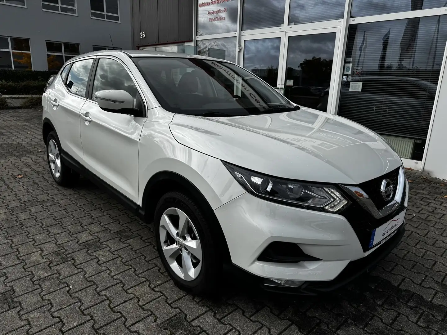 Nissan Qashqai 1.3 DIGAcenta Kam Shzg Temp Alu 2.Hand Blanco - 1