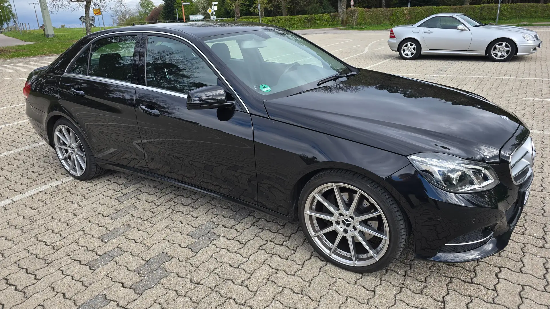 Mercedes-Benz E 300 E 300 7G-TRONIC Schwarz - 1