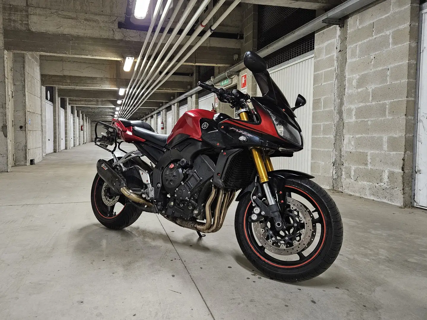 Yamaha FZ 1 Fazer Czerwony - 1