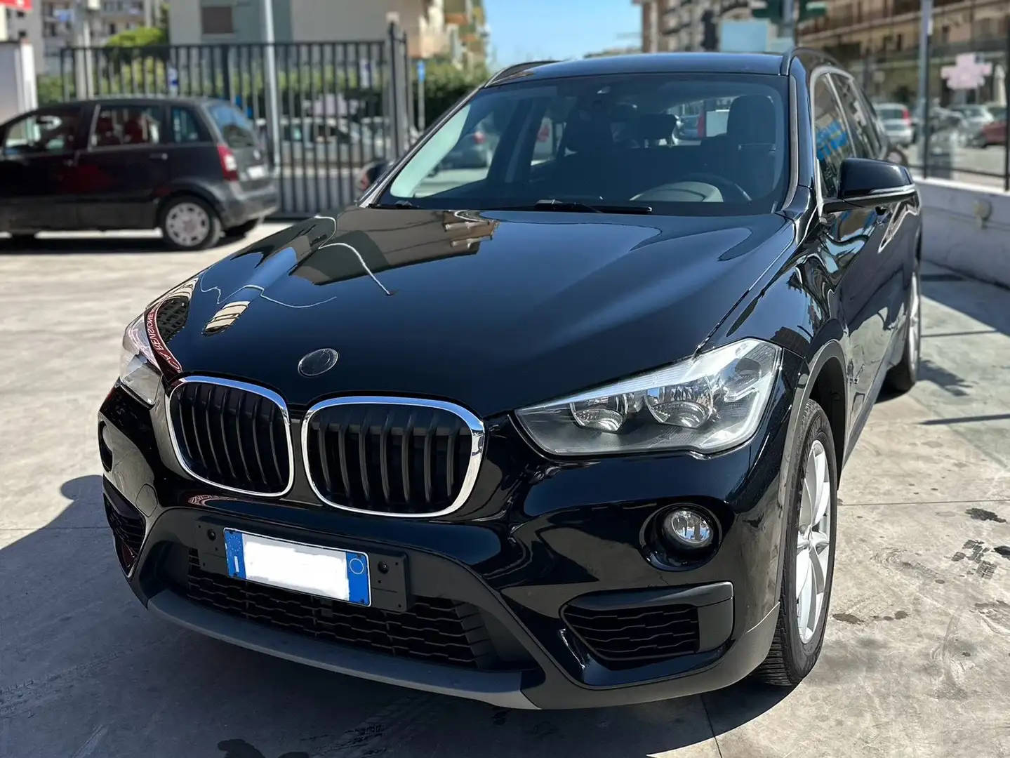 BMW X1 X1 F48sdrive18d Business auto Nero - 1