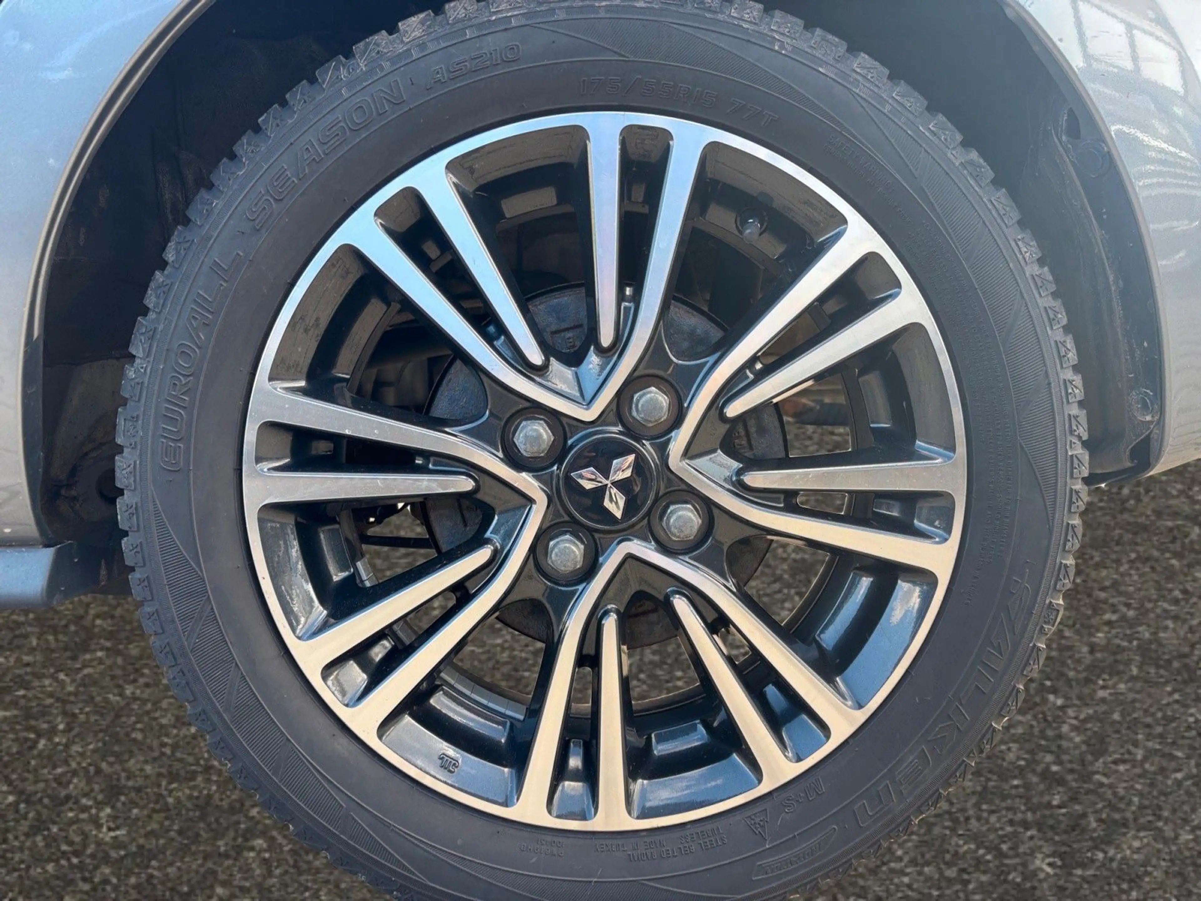 Mitsubishi Space Star Edition 100+ — photo 15