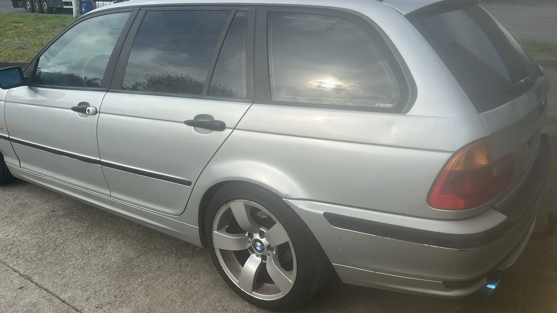 BMW 320 320d Touring - 2