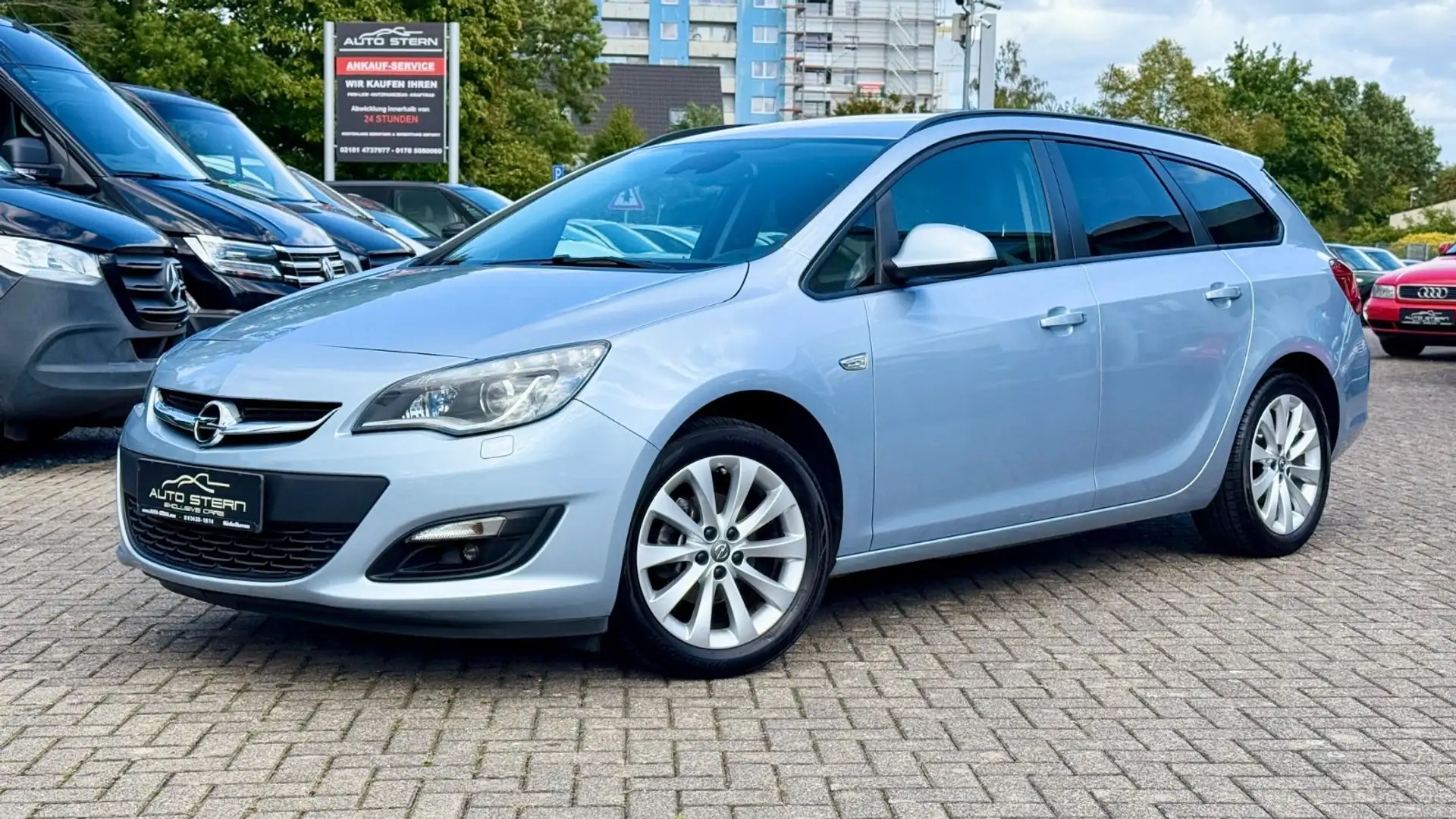 Opel Astra J 1.4 Sports Tourer Energy GRA KLIMA ALU Bleu - 1