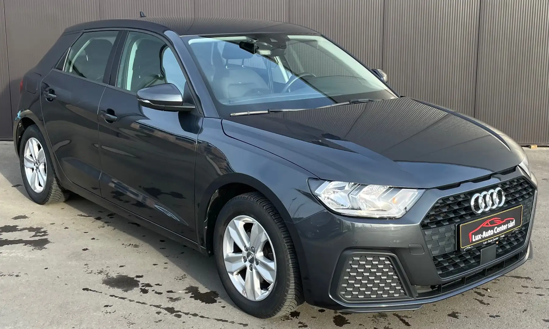 Audi A1 30 TFSI Sportback S tronic Gris - 2