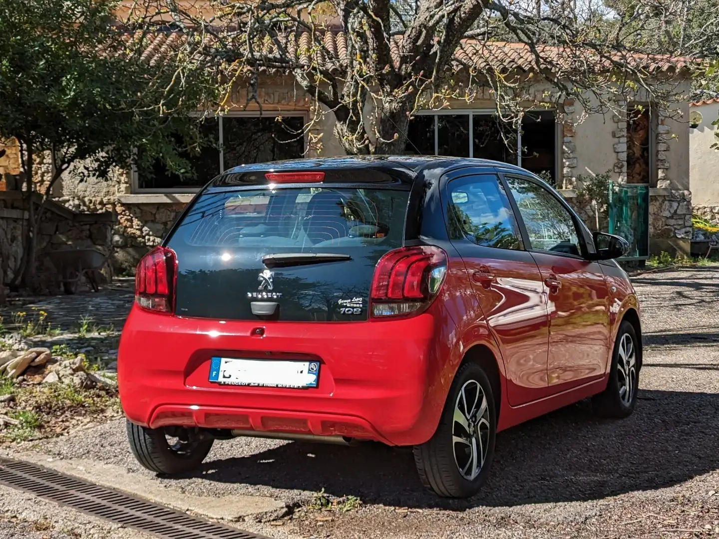 Peugeot 108 PureTech 82 Allure Rouge - 2