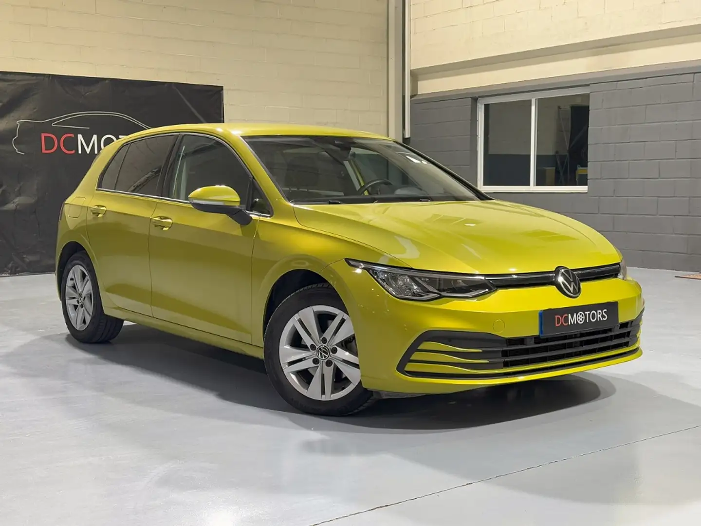Volkswagen Golf 1.5 eTSI Life DSG 110kW Amarillo - 2