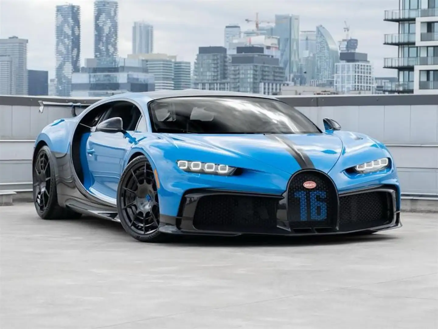 Bugatti Chiron CHIRON PUR SPORT 8.0 W16 1500HP "1 OF 60" Modrá - 1