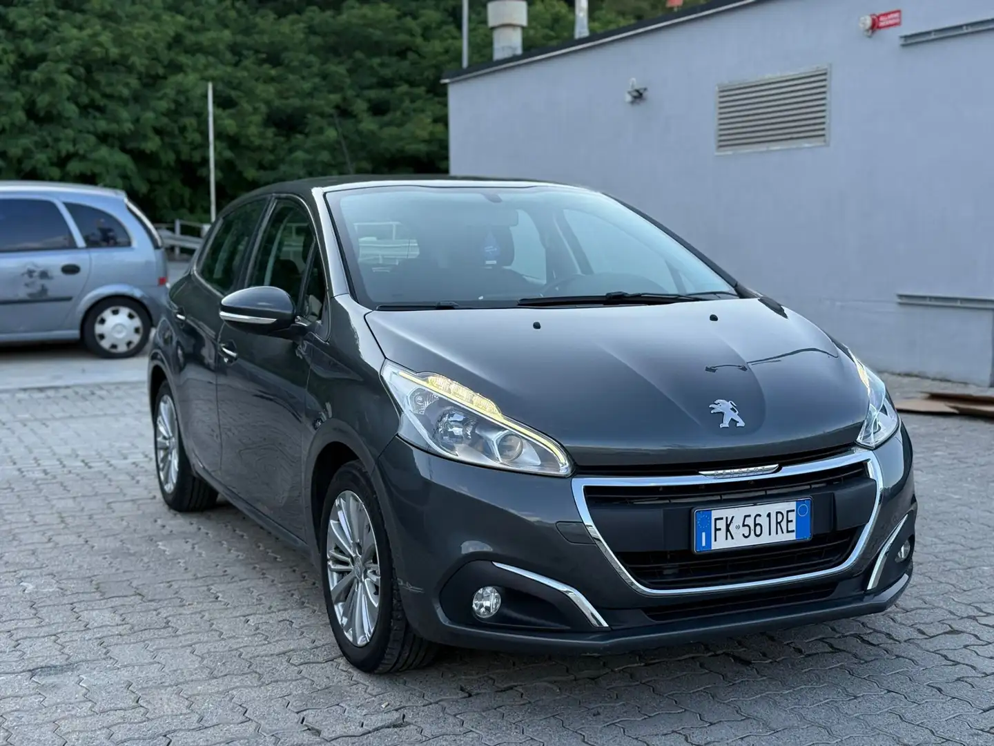 Peugeot 208 5p 1.2 puretech Active 82cv - 1