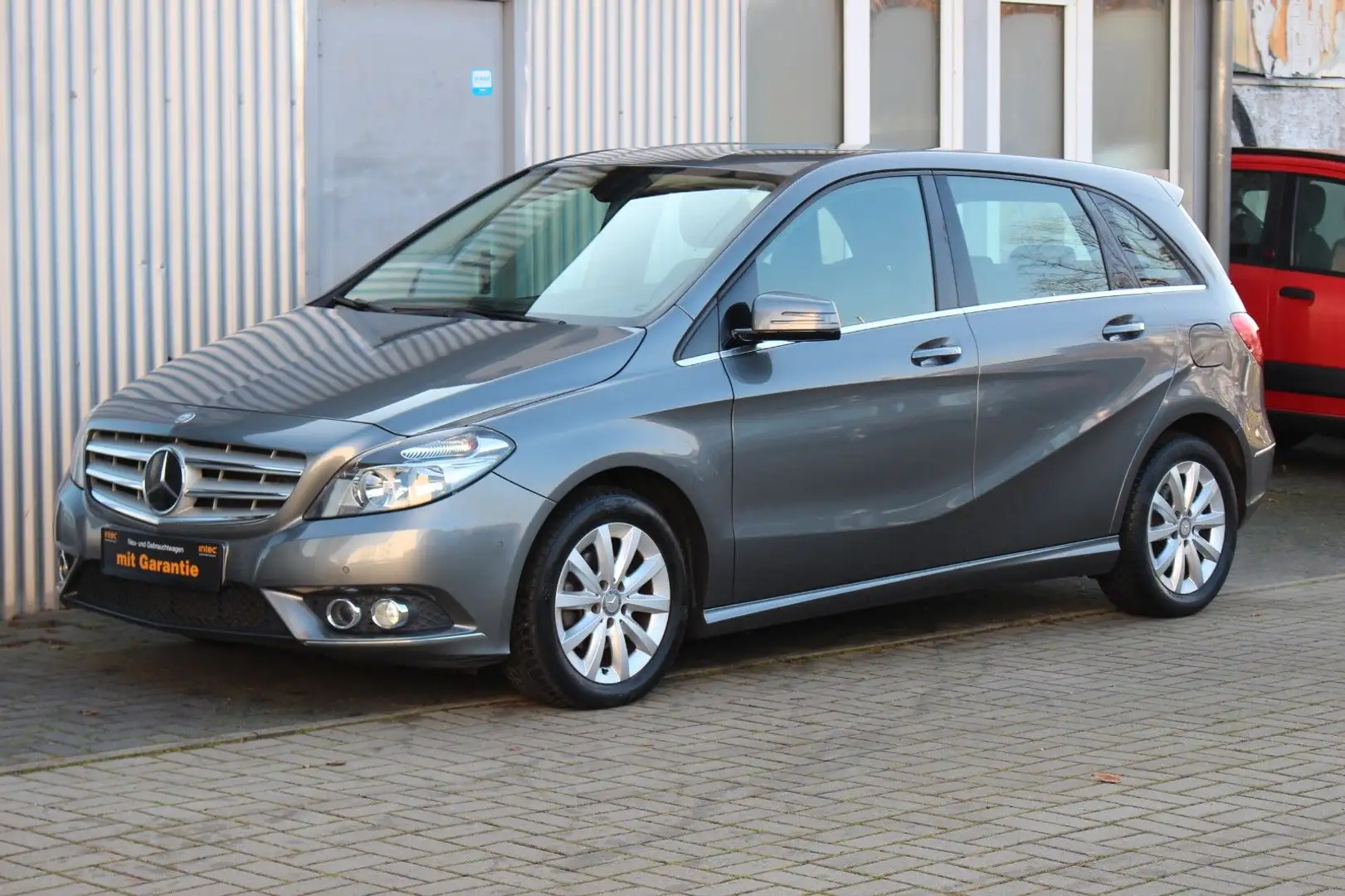 Mercedes-Benz B 180 Limousine+Klimaaut+Sitzheizung+PDC Grau - 1