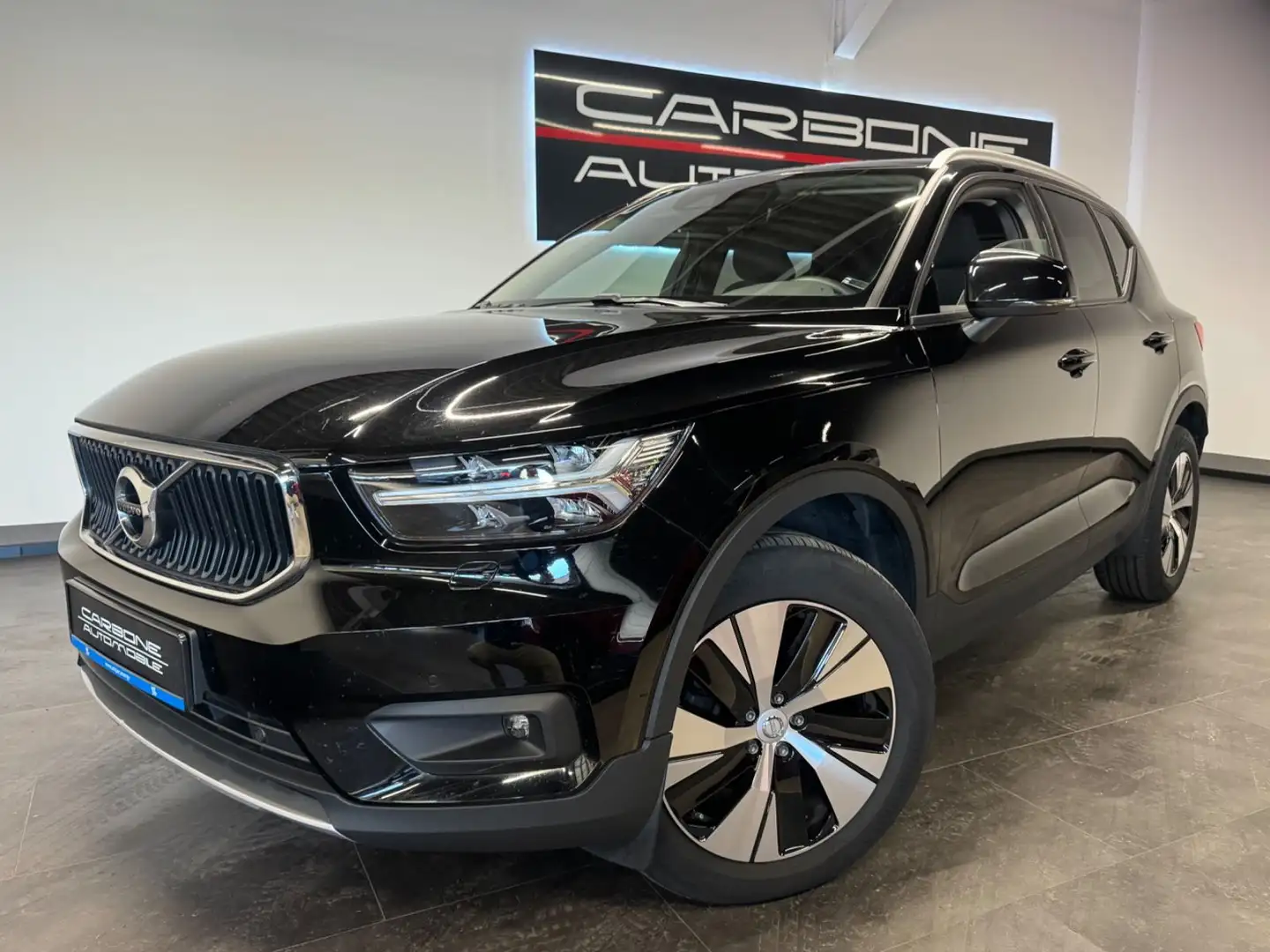 Volvo XC40 Automatik**Navi+Kamera+AHK+Winter** Schwarz - 1