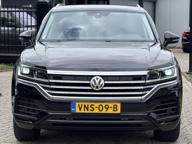 Volkswagen Touareg 3.0 TDI Grijs Kenteken Bedrijfsauto 2019 Trekhaak — photo 2