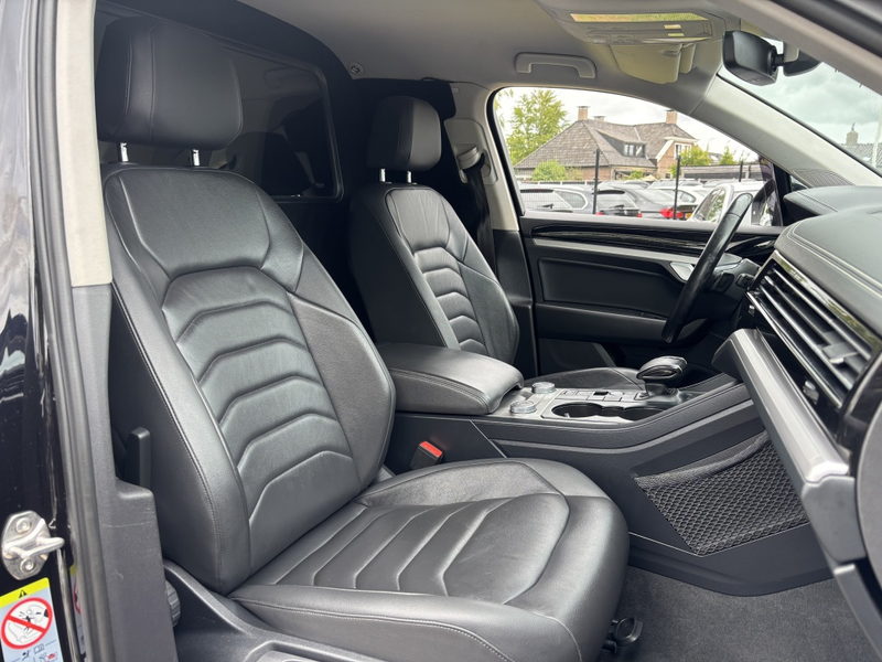 Volkswagen Touareg 3.0 TDI Grijs Kenteken Bedrijfsauto 2019 Trekhaak — photo 13