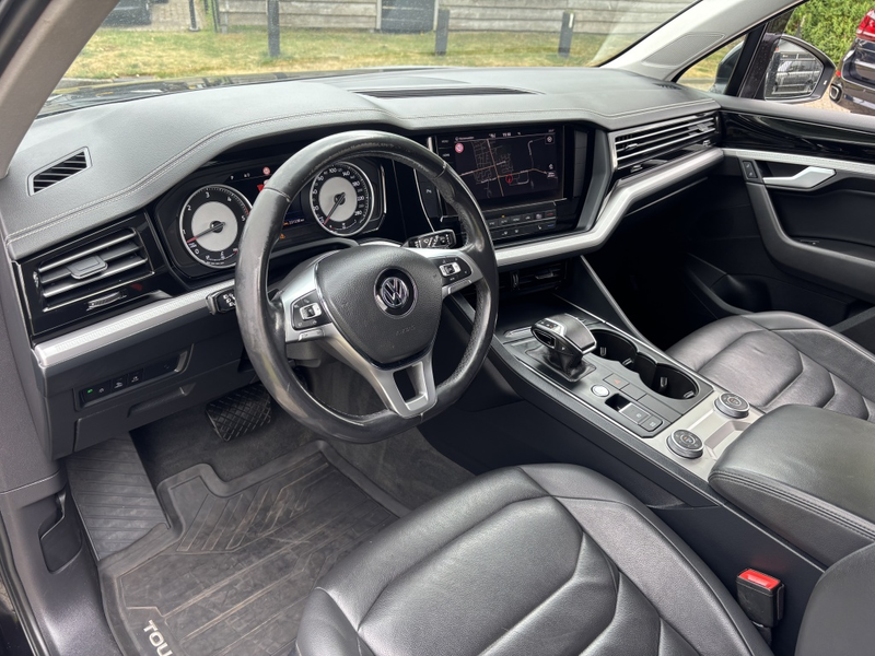 Volkswagen Touareg 3.0 TDI Grijs Kenteken Bedrijfsauto 2019 Trekhaak — photo 14