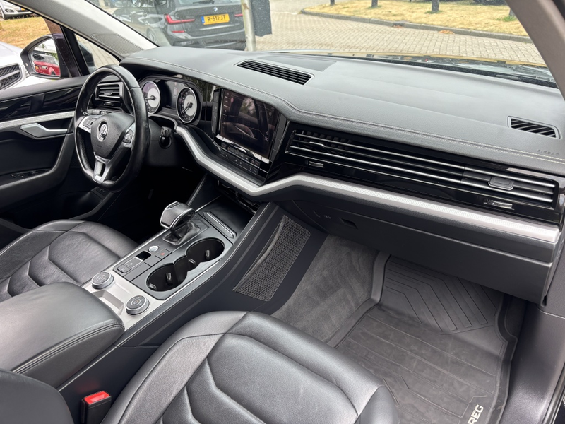 Volkswagen Touareg 3.0 TDI Grijs Kenteken Bedrijfsauto 2019 Trekhaak — photo 12