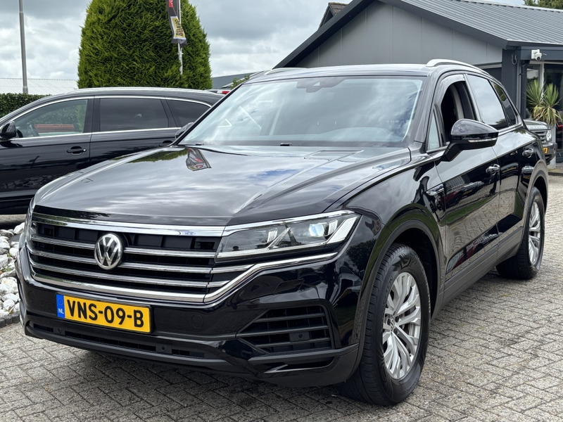 Volkswagen Touareg 3.0 TDI Grijs Kenteken Bedrijfsauto 2019 Trekhaak