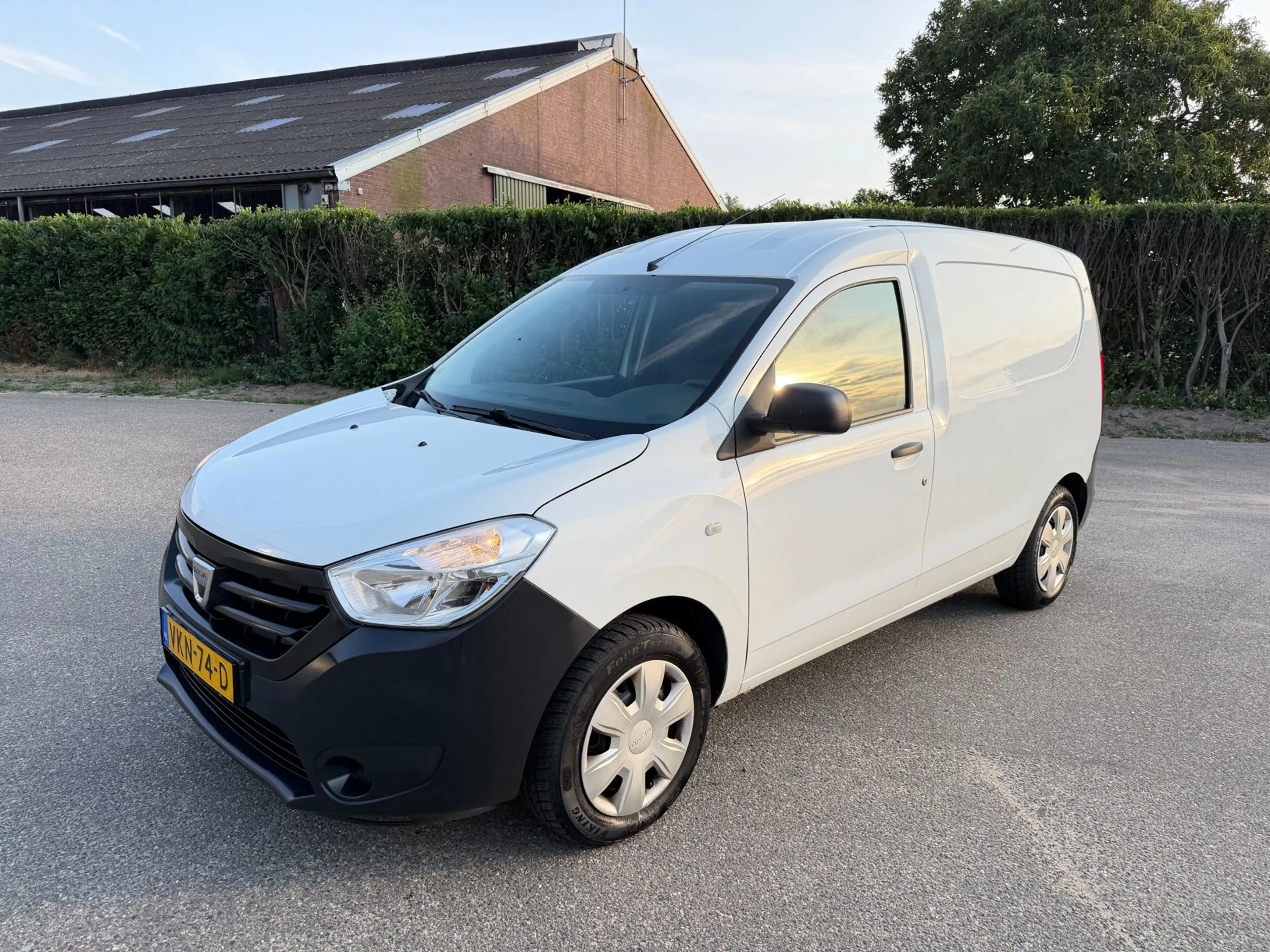 Dacia Dokker 1.6 BENZINE - GRIJS KENTEKEN - MARGE — photo 2
