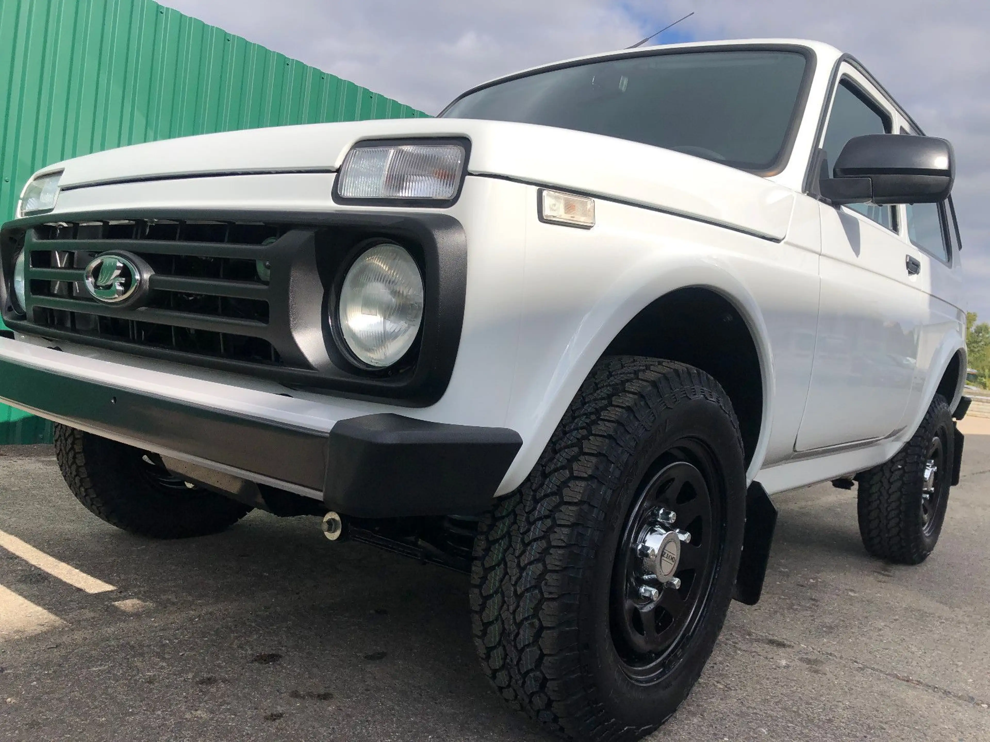 Lada Niva NIVA "PREMIUM PLUS" KLIMA, SONDERRÄDER! AET-2026 — photo 4