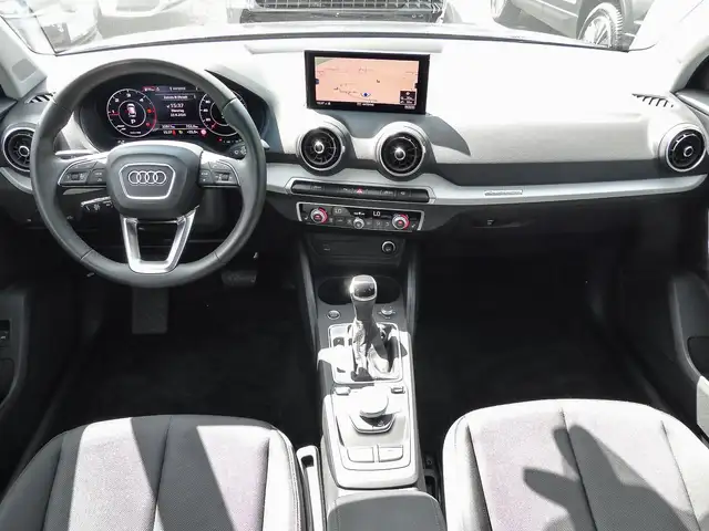 Audi Q2 view 8