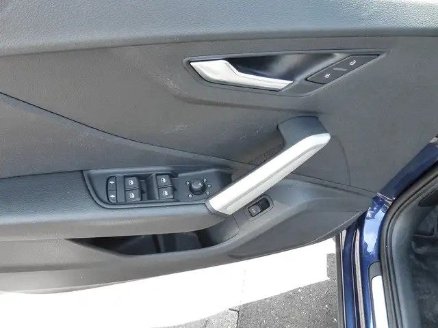 Audi Q2 view 15