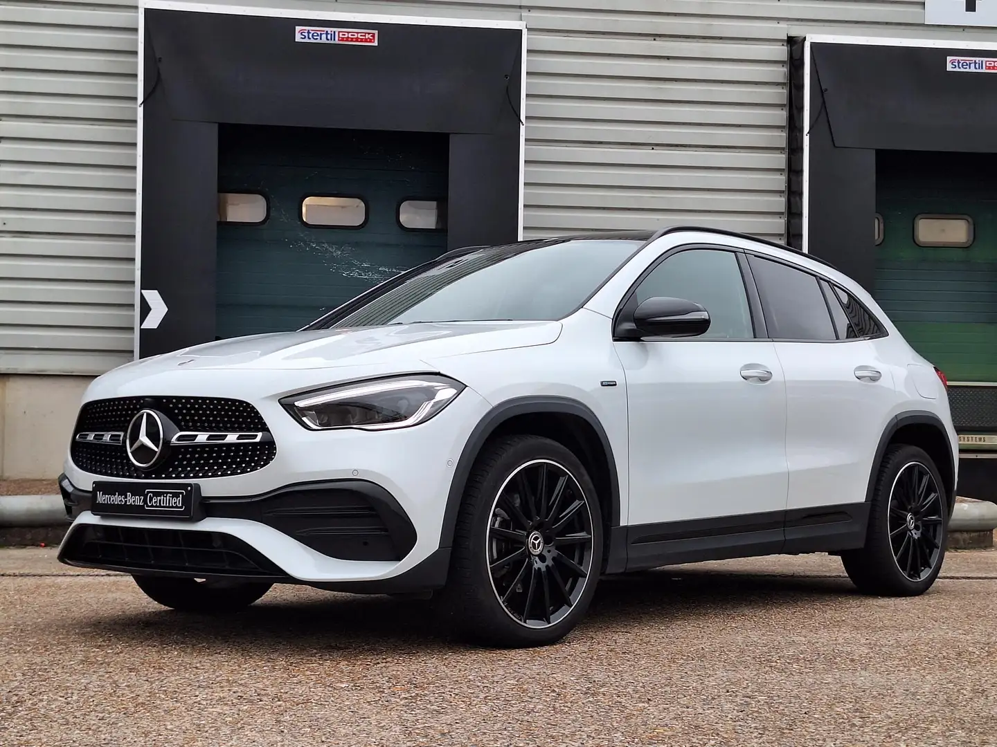 Mercedes-Benz GLA 250 e AMG | Panoramadak | Achteruitrijcamera Wit - 2