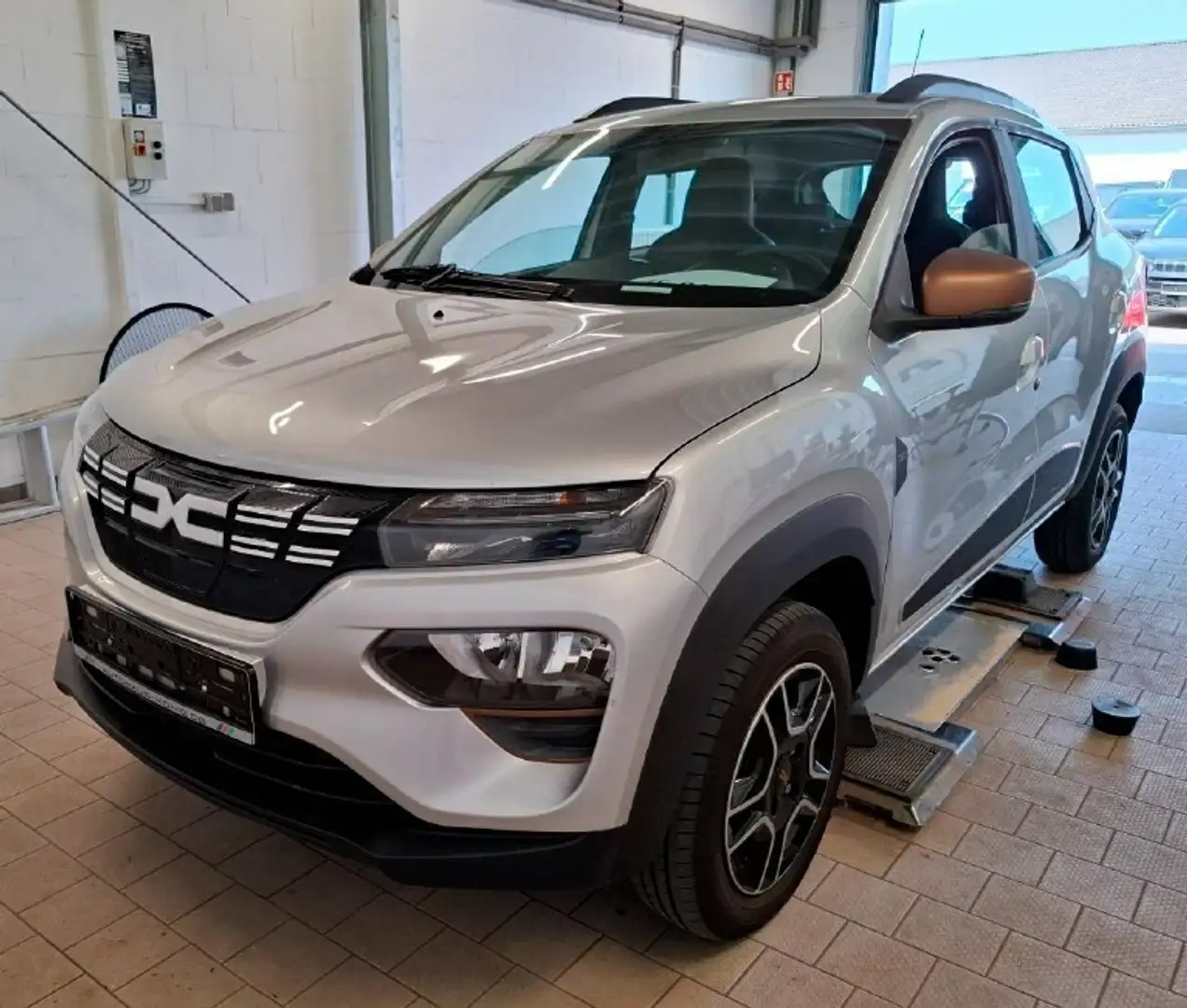 Dacia Spring Electric Extreme 65 CCS - Kamera Silber - 1