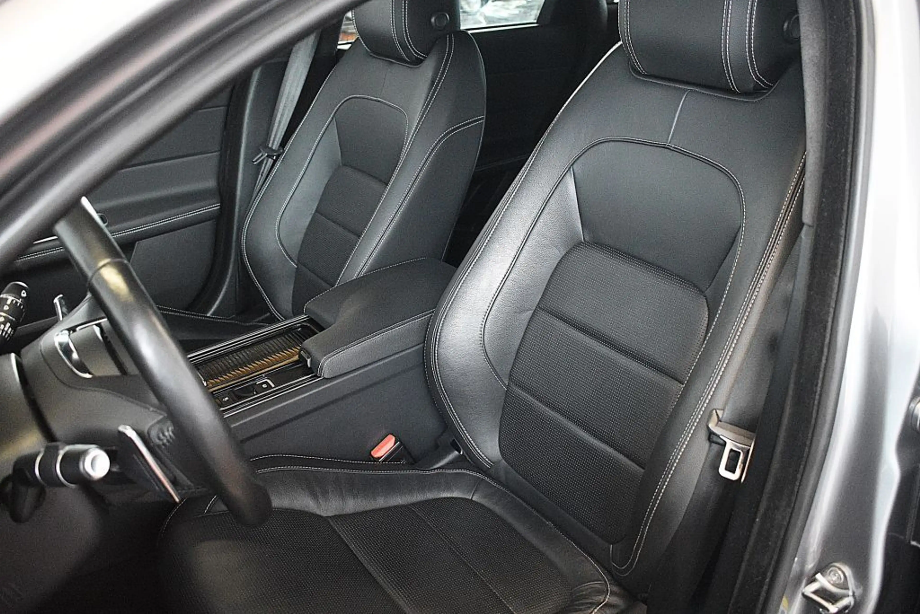 Jaguar XF 30d Aut.Chequered Flag+Garantie+Navi+Sch.Dach — photo 12
