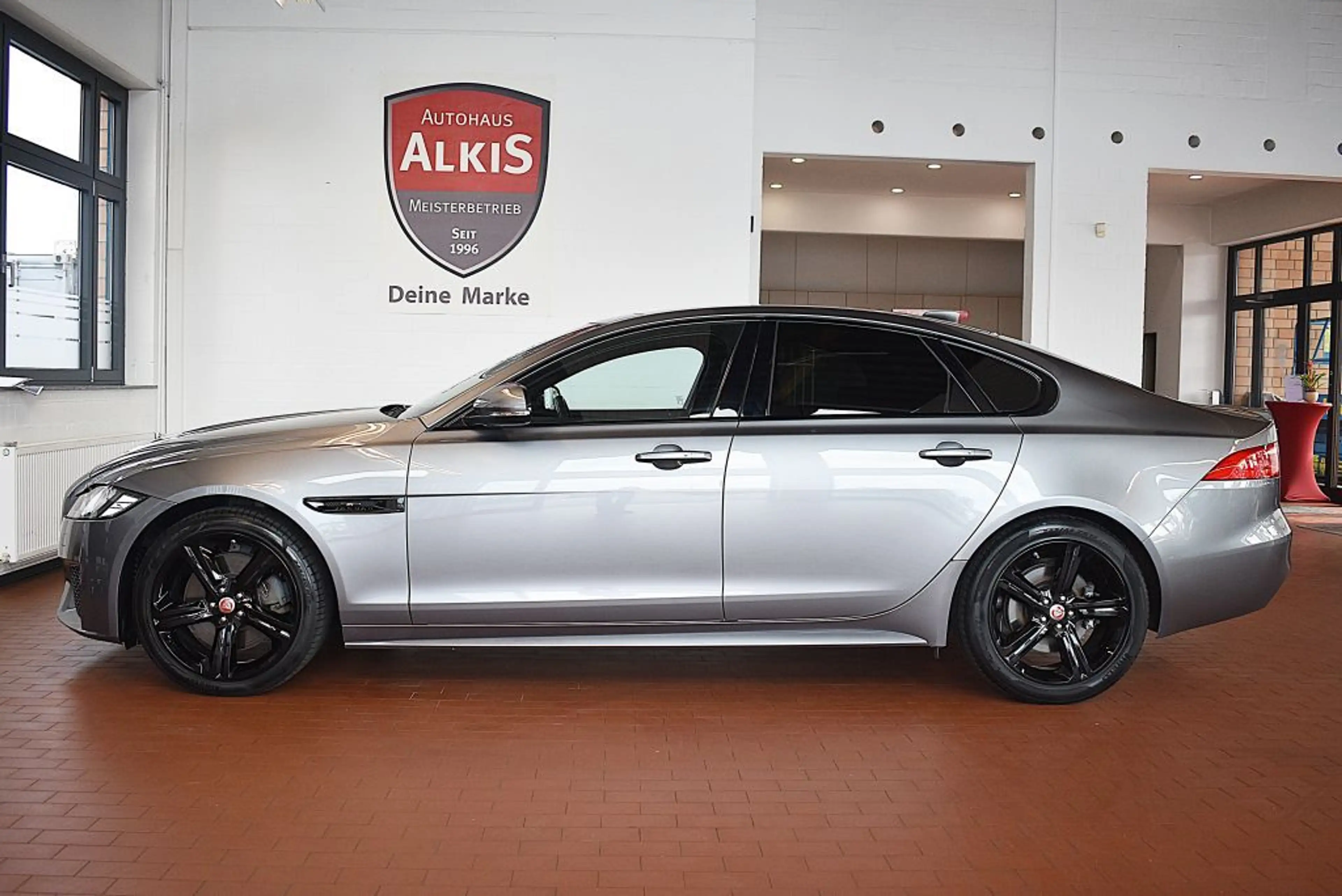 Jaguar XF 30d Aut.Chequered Flag+Garantie+Navi+Sch.Dach — photo 10