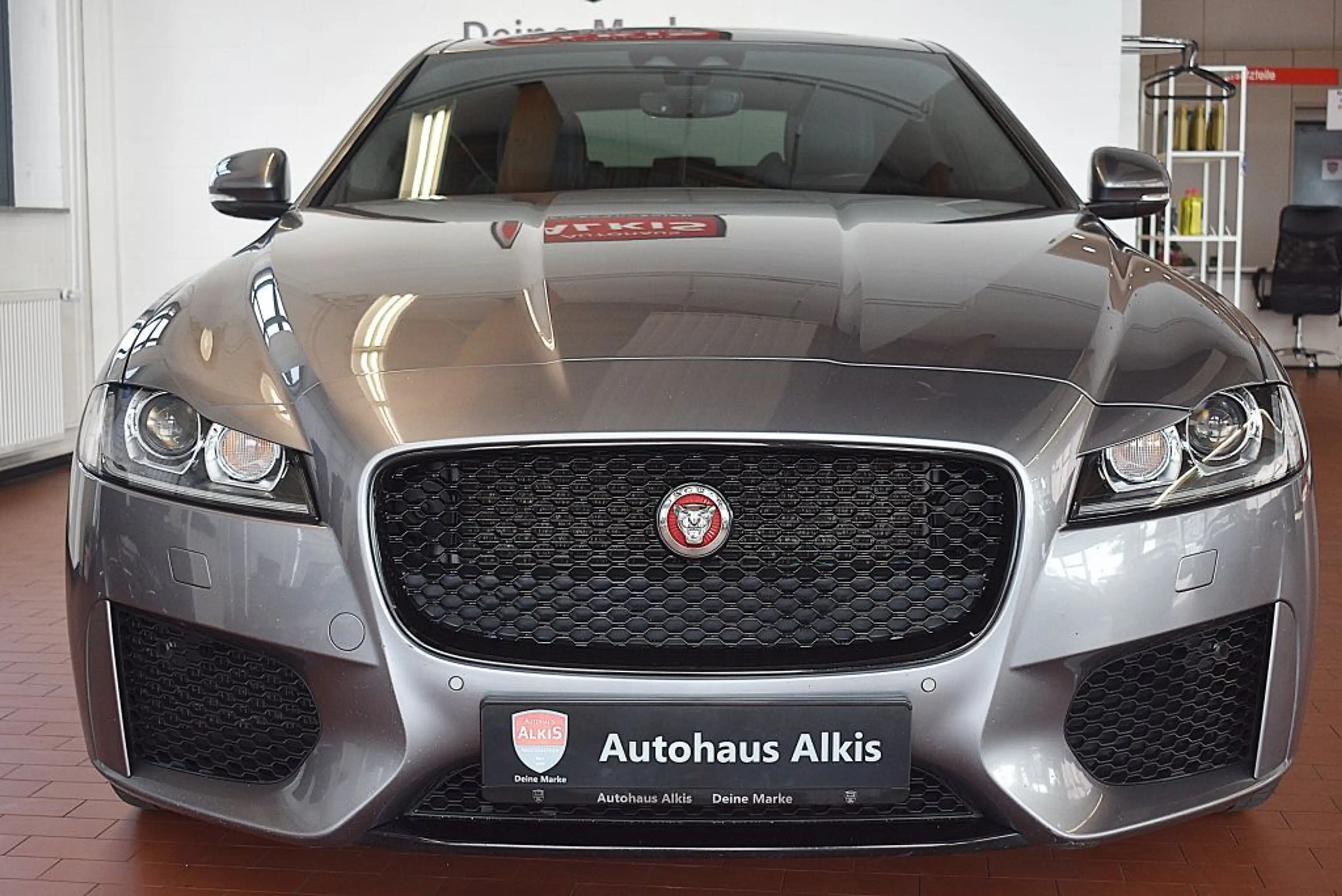 Jaguar XF 30d Aut.Chequered Flag+Garantie+Navi+Sch.Dach — photo 4