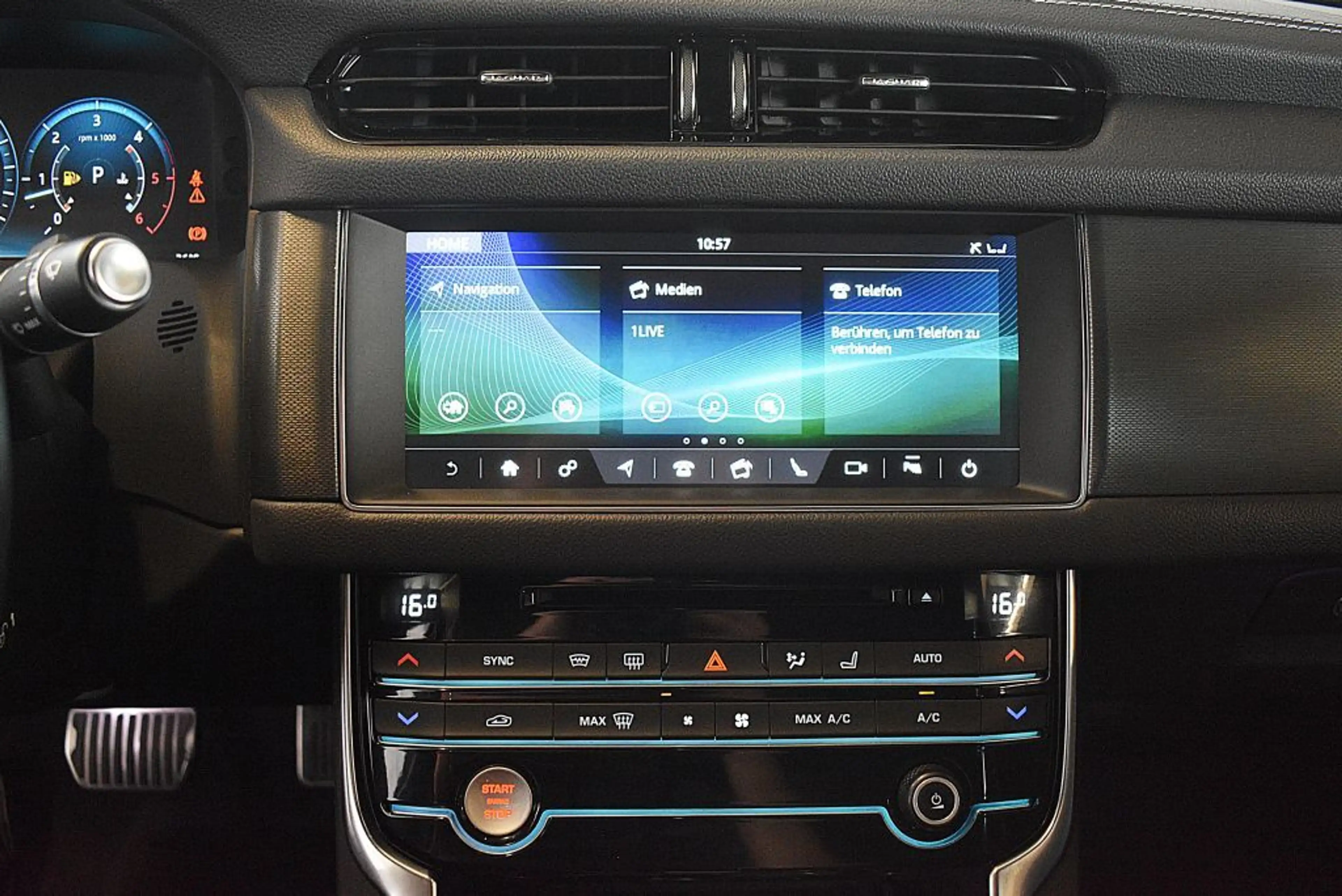 Jaguar XF 30d Aut.Chequered Flag+Garantie+Navi+Sch.Dach — photo 15