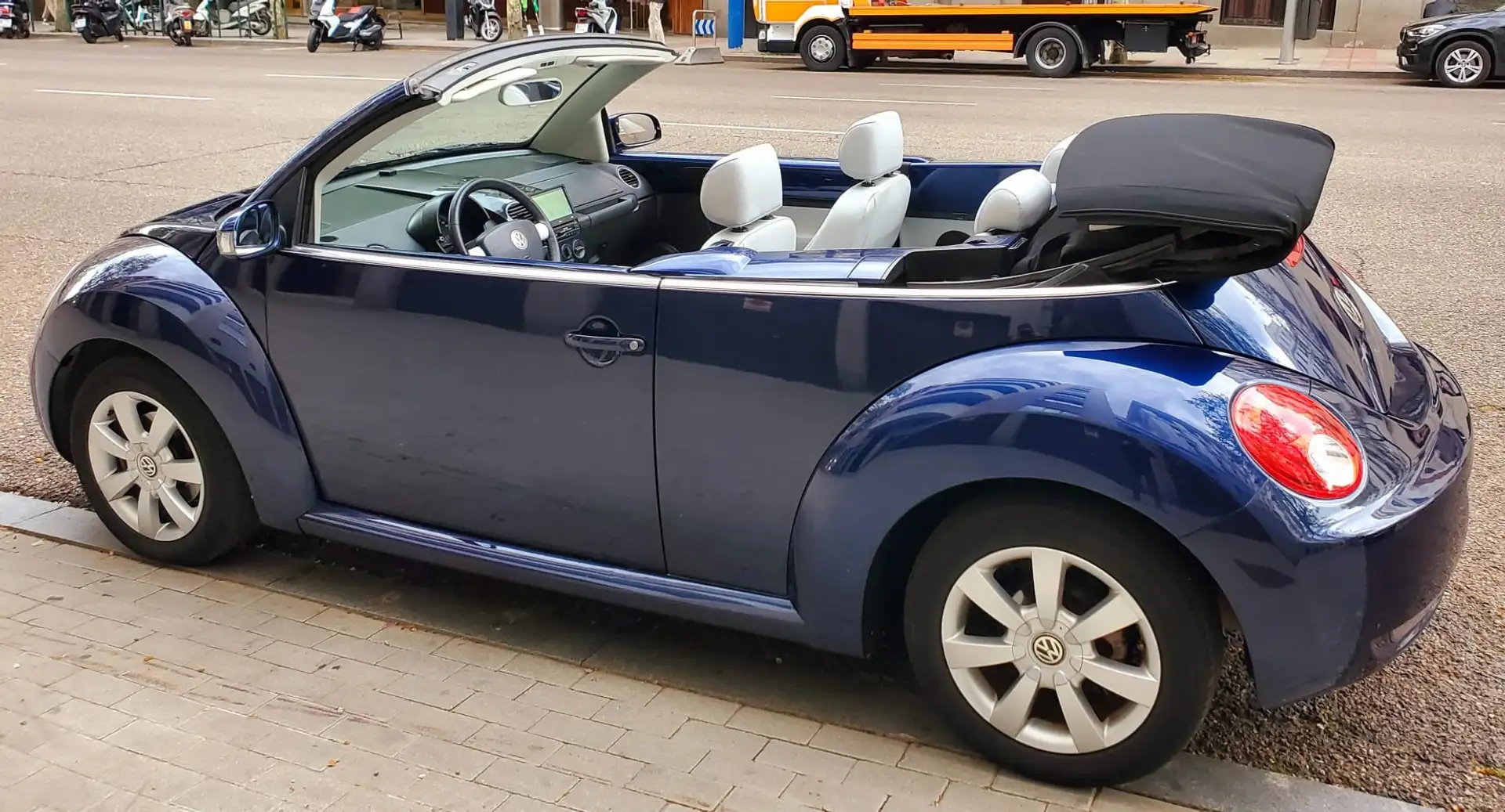 Volkswagen New Beetle 1.6 Azul - 2