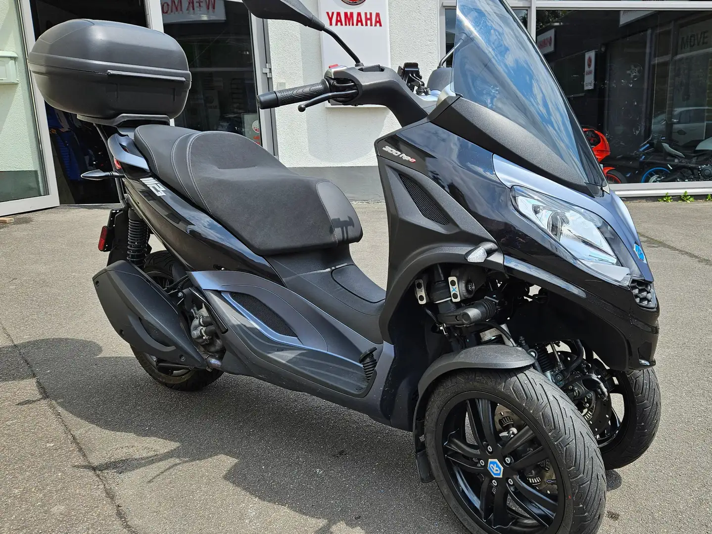 Piaggio MP3 300 Grau - 1
