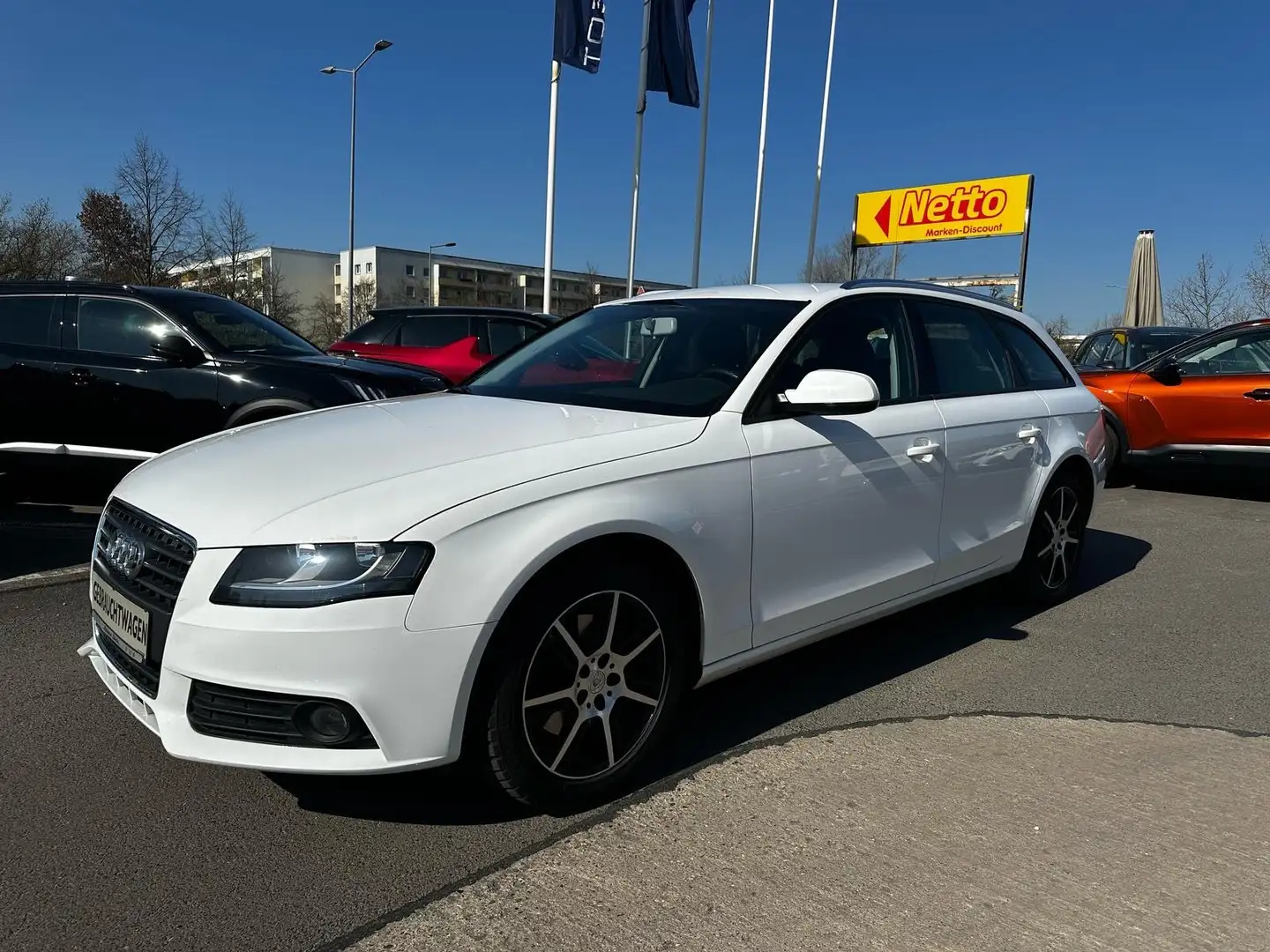 Audi A4 Avant Attraction 1.8 160 TFSI PDC / Klimaautomatik Weiß - 1