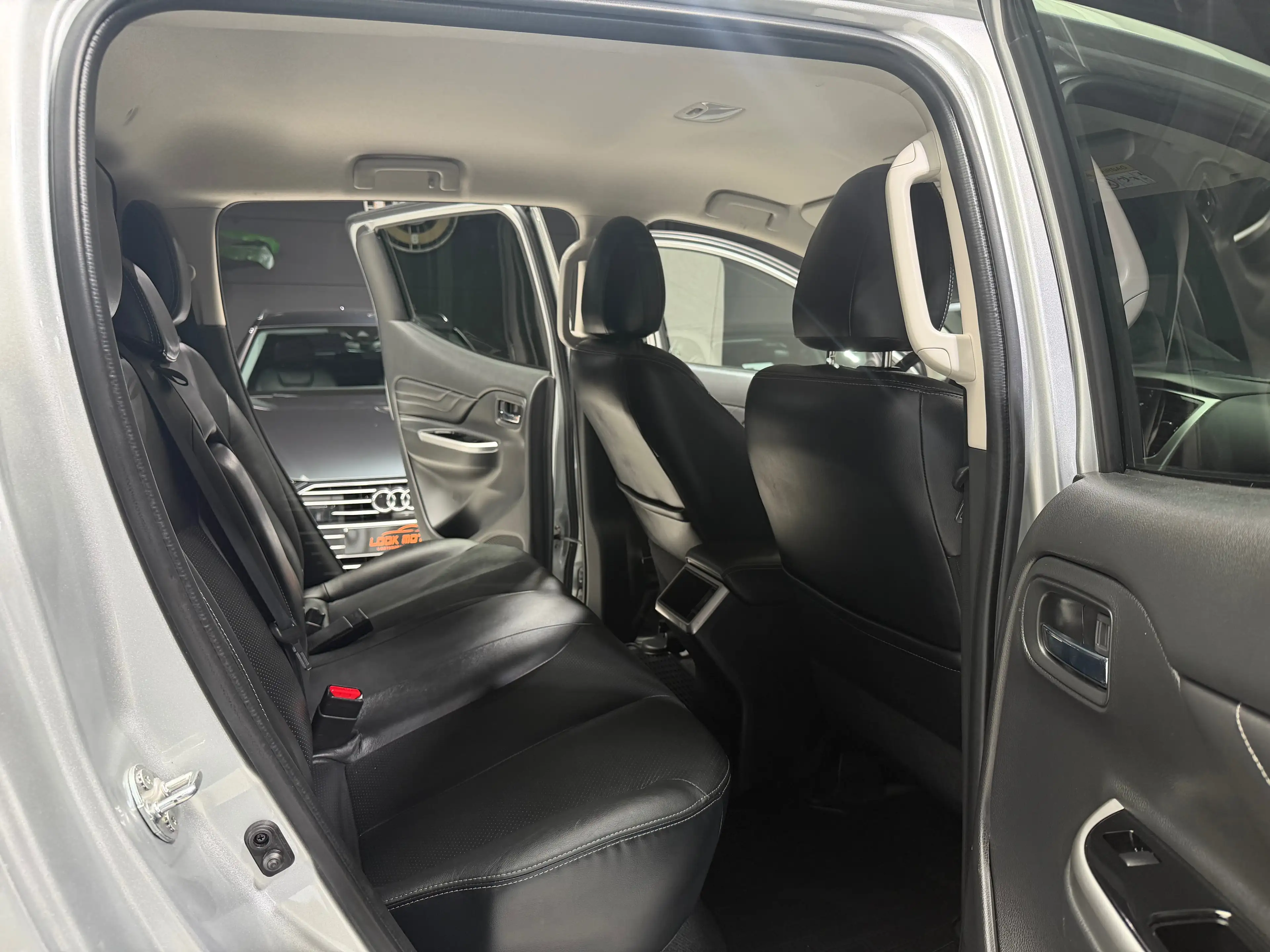 Mitsubishi L200 2.2DI-D 150CV HARD-TOP 4WD BOITE AUTO FULL OPTIONS — photo 10