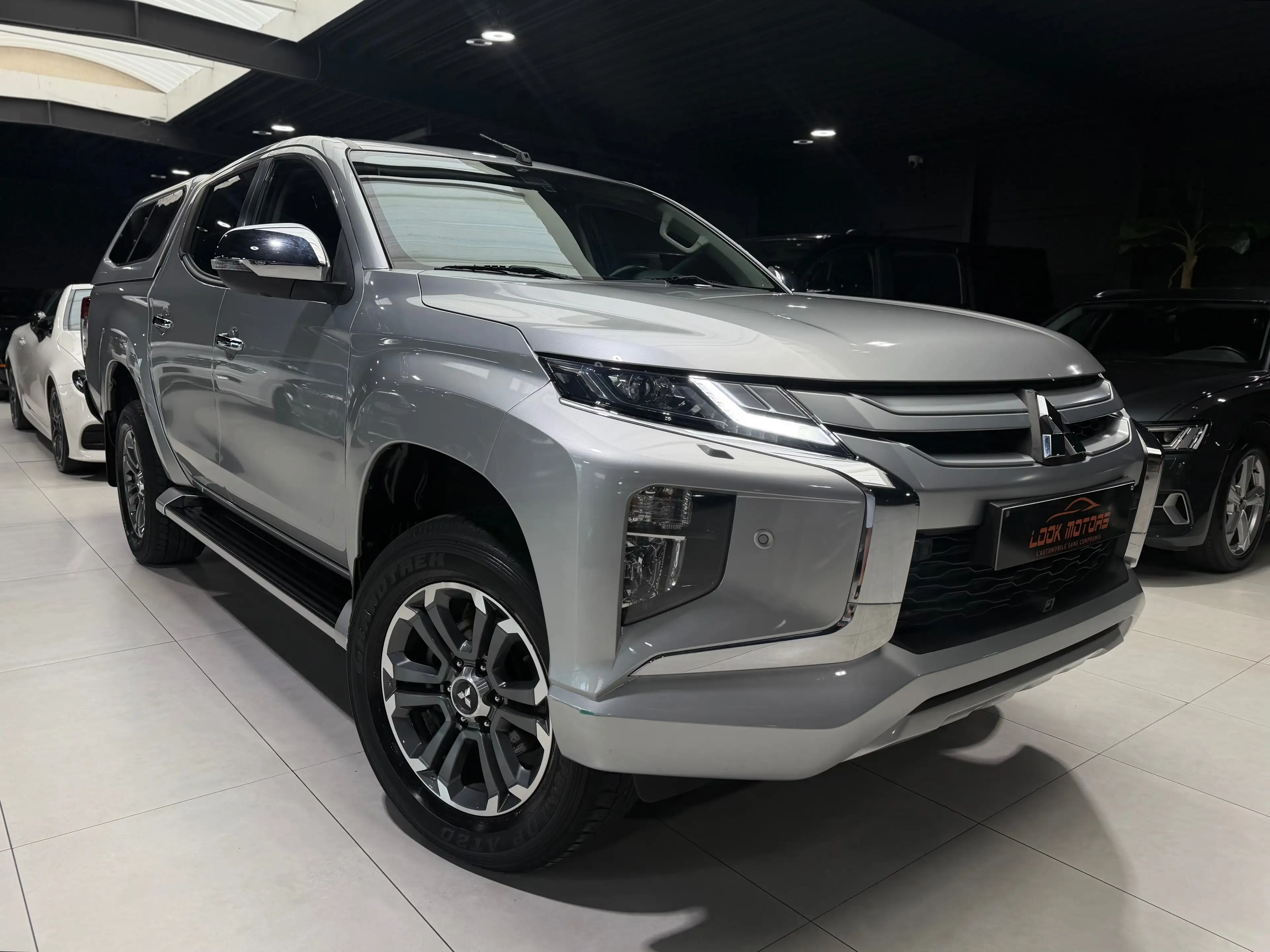 Mitsubishi L200 2.2DI-D 150CV HARD-TOP 4WD BOITE AUTO FULL OPTIONS — photo 6