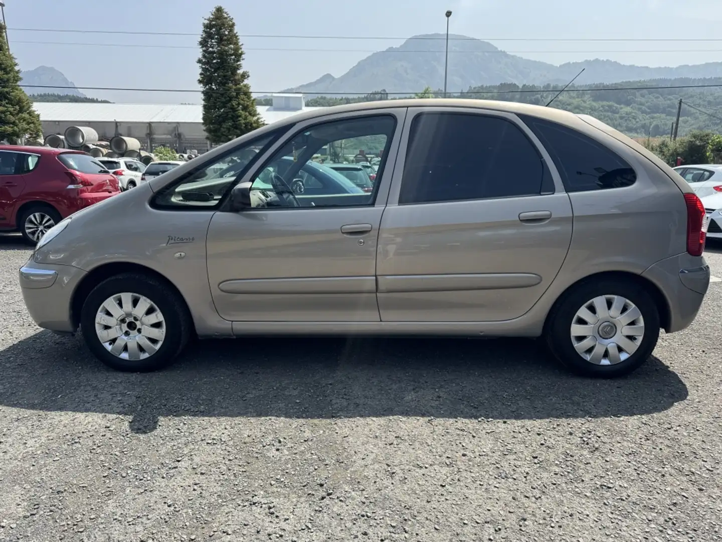 Citroen Xsara Picasso 1.6HDi Exclusive 07 Rouge - 2
