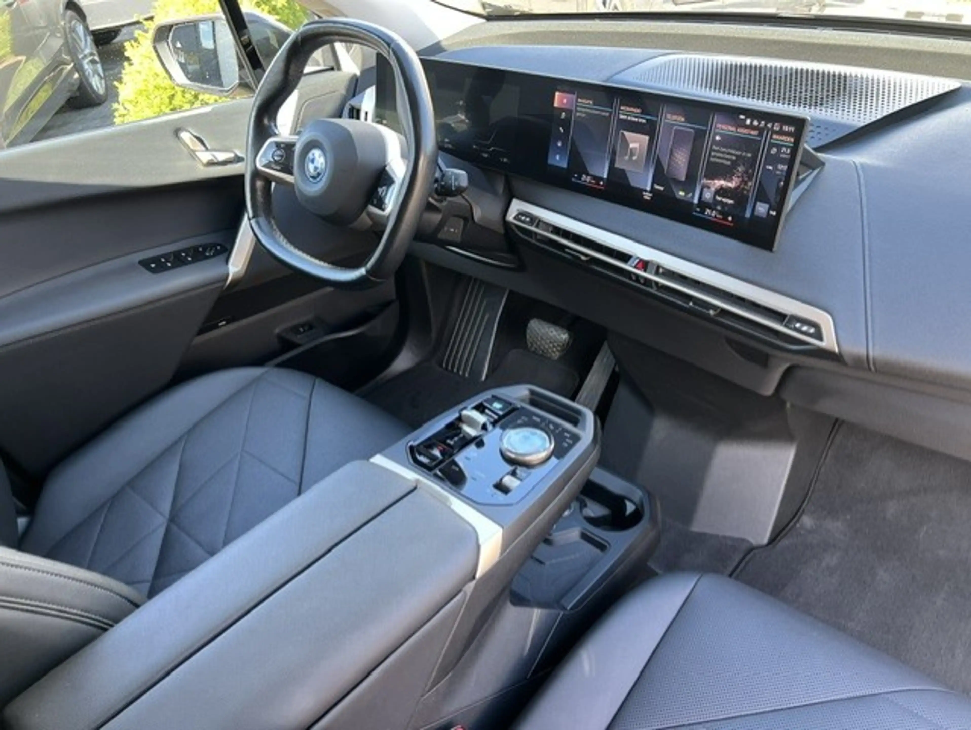 BMW iX xDrive40 Hud/Led/Camera 2022 PROMO! — photo 7
