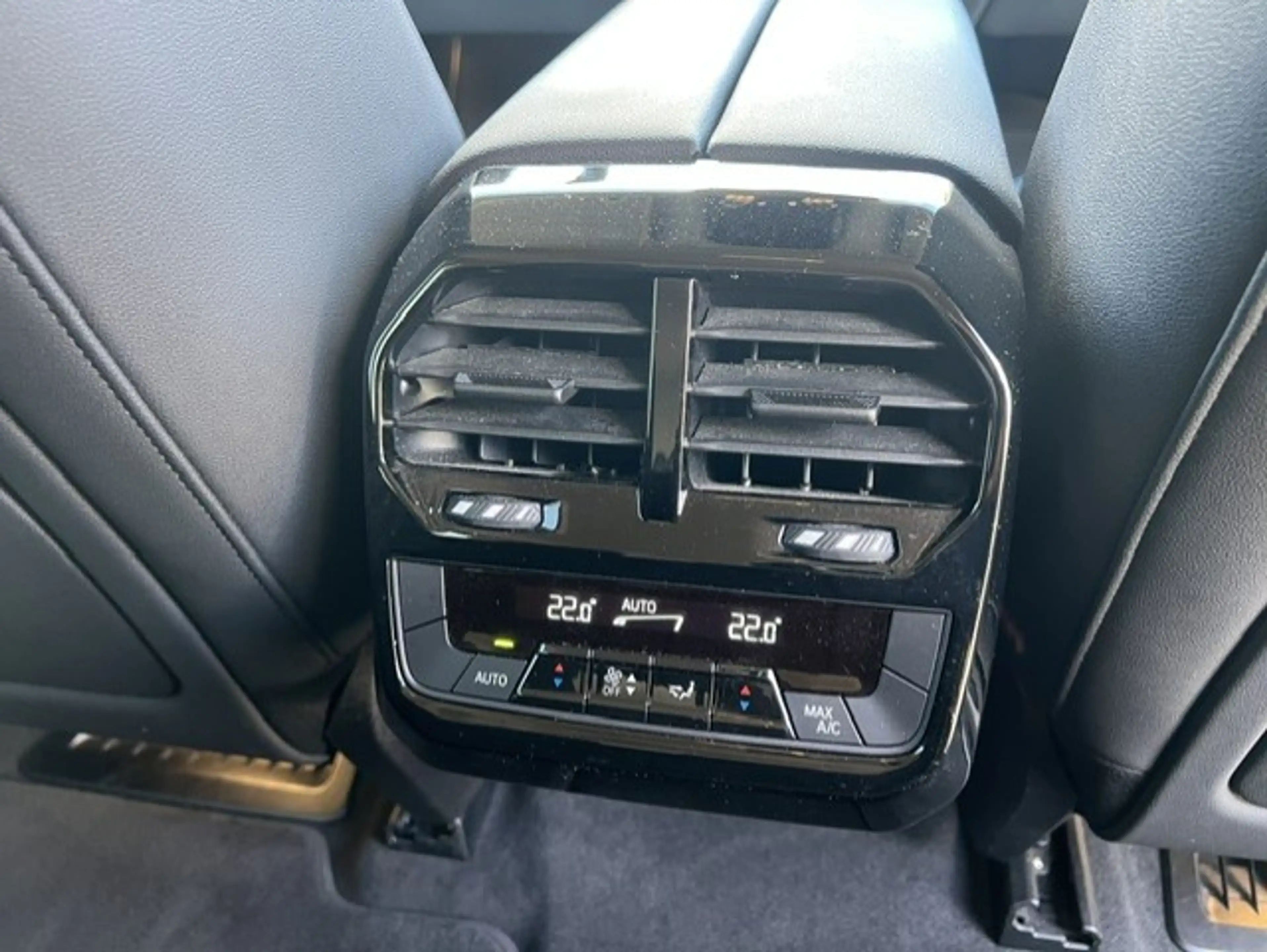 BMW iX xDrive40 Hud/Led/Camera 2022 PROMO! — photo 9