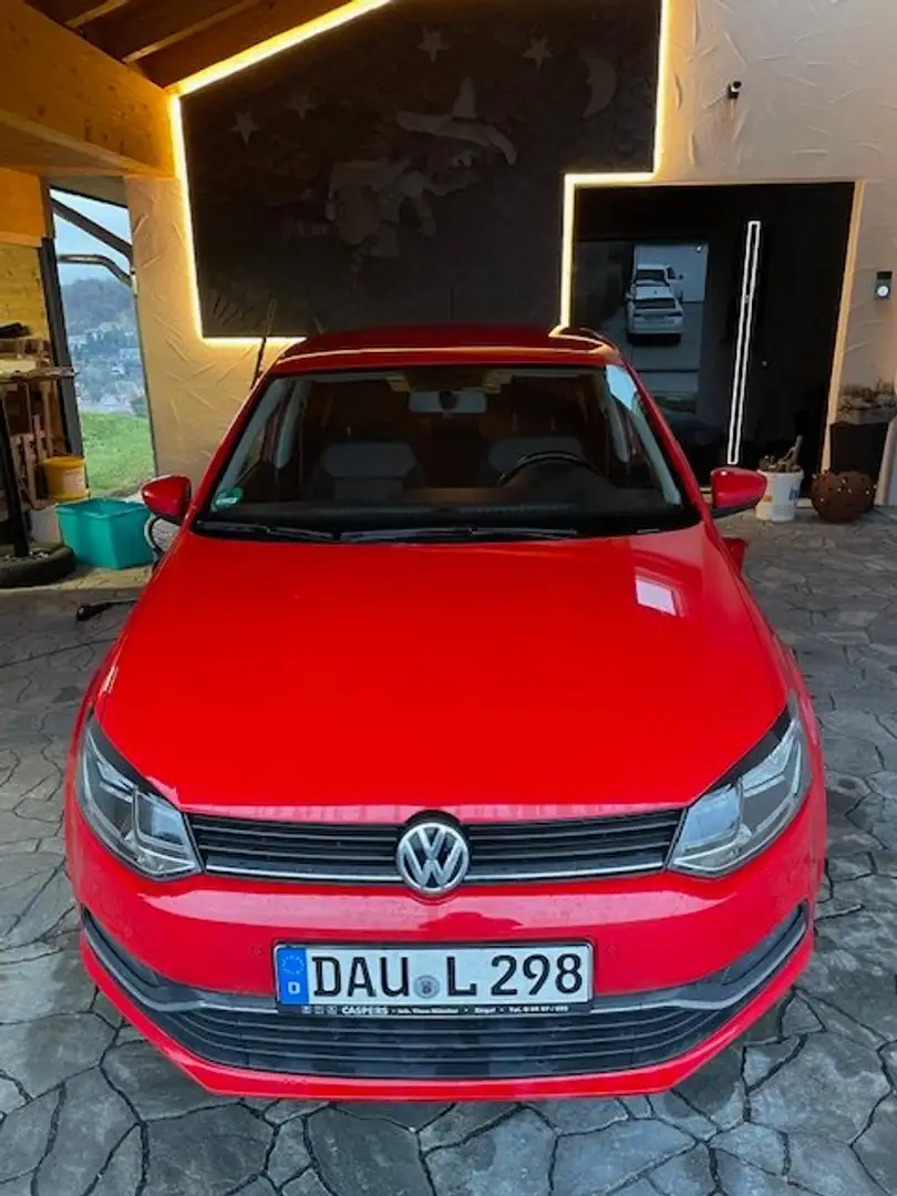 Volkswagen Polo Polo+1.2+TSI+(Blue+Motion+Technology)+Comfortline Червоний - 1
