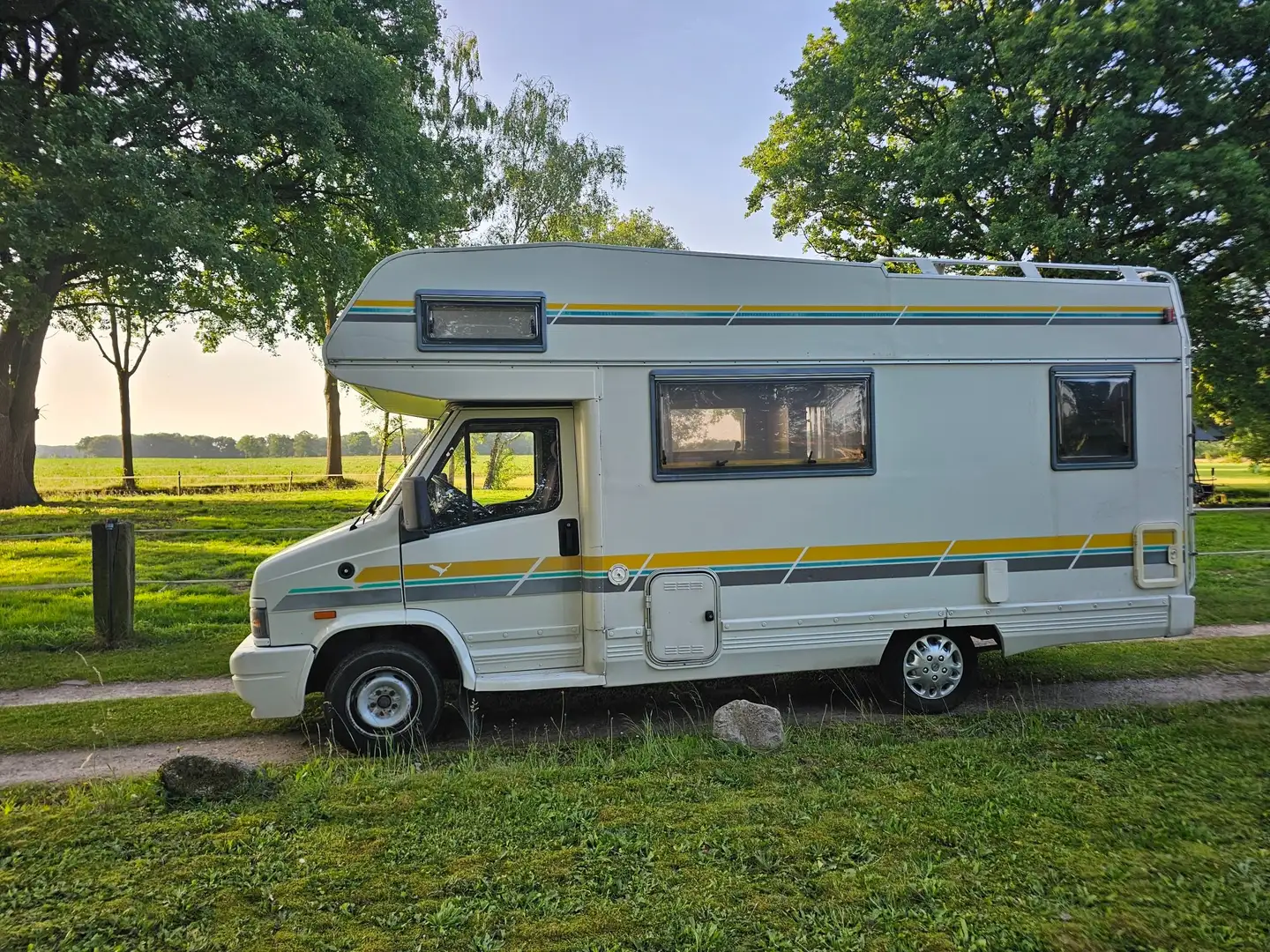 Peugeot Camper 290 G52, J5 chassis-4-6 persoons camper Biały - 1