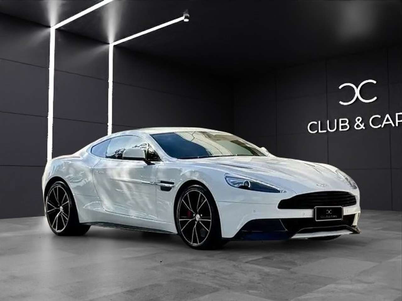 Aston Martin Vanquish Coupe 6.0 V12 touchtronic 2 Carbon Cer/Carbon Pack