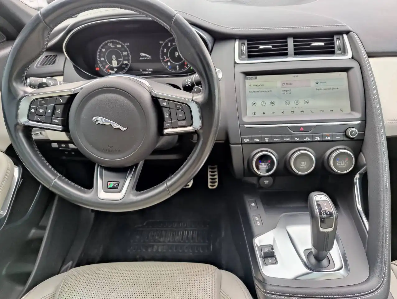 Jaguar E-Pace снимка Jaguar E-Pace
