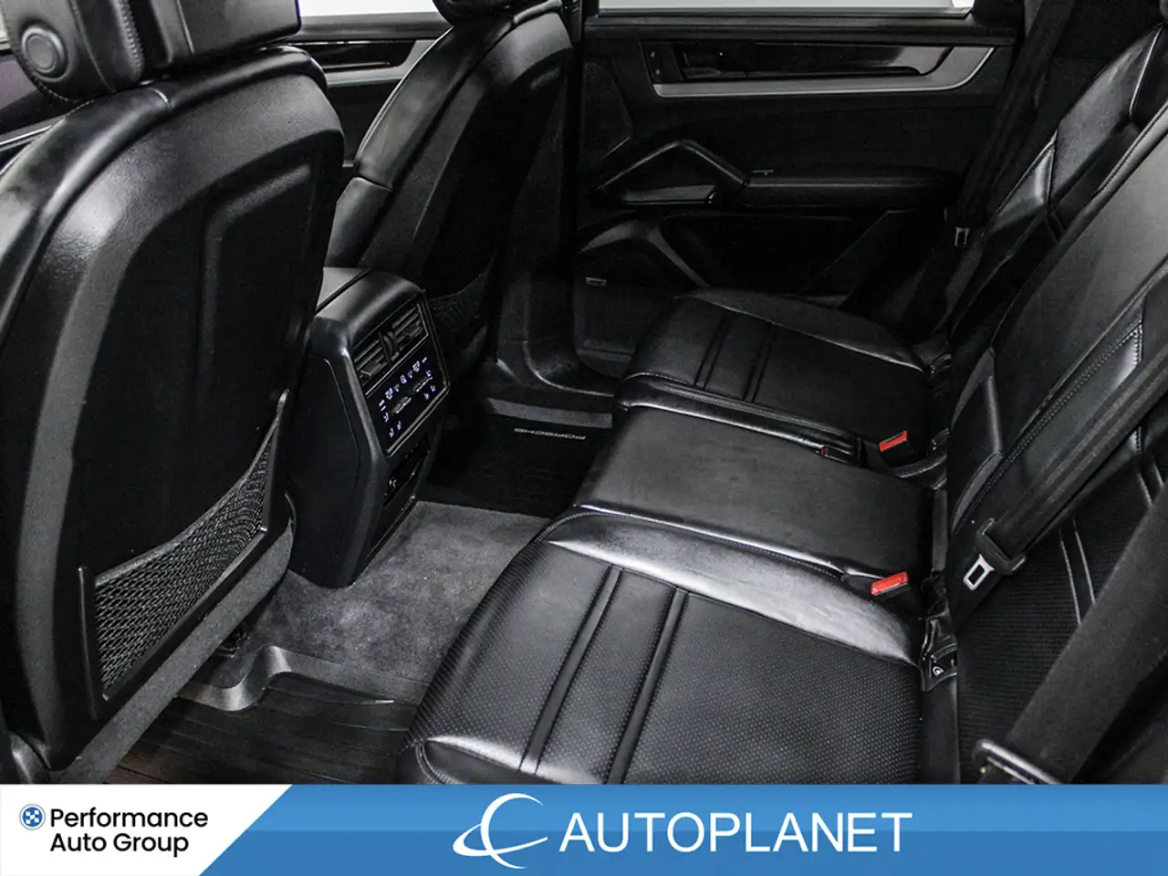 Porsche Cayenne снимка Porsche Cayenne
