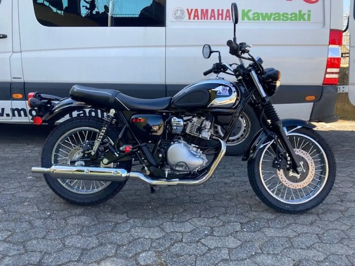 Kawasaki 250 S1 Meguro Negro - 2