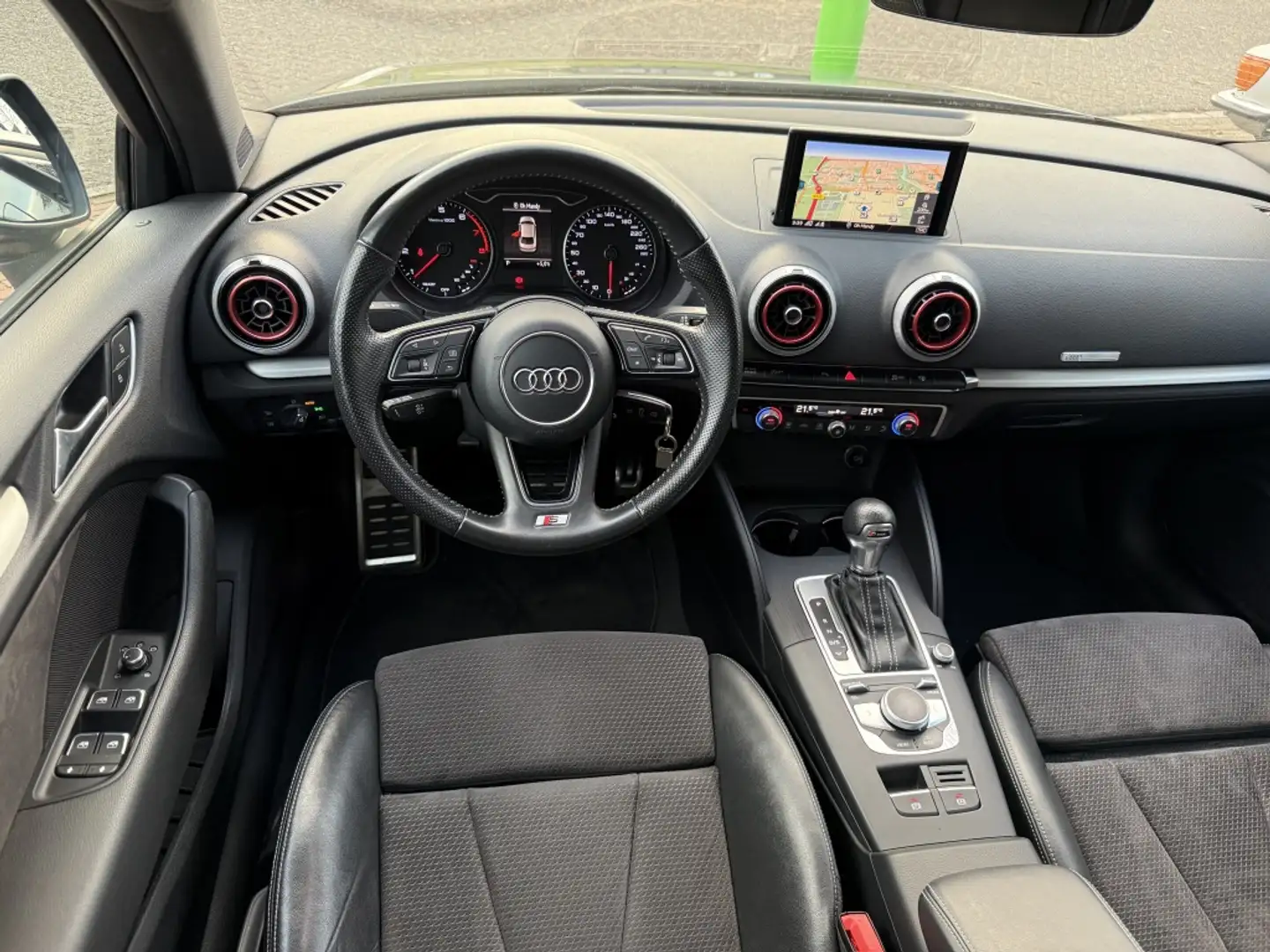 Audi A3 Limousine 1.4 TFSI CoD Sport S Line Edition zeer c Grau - 2